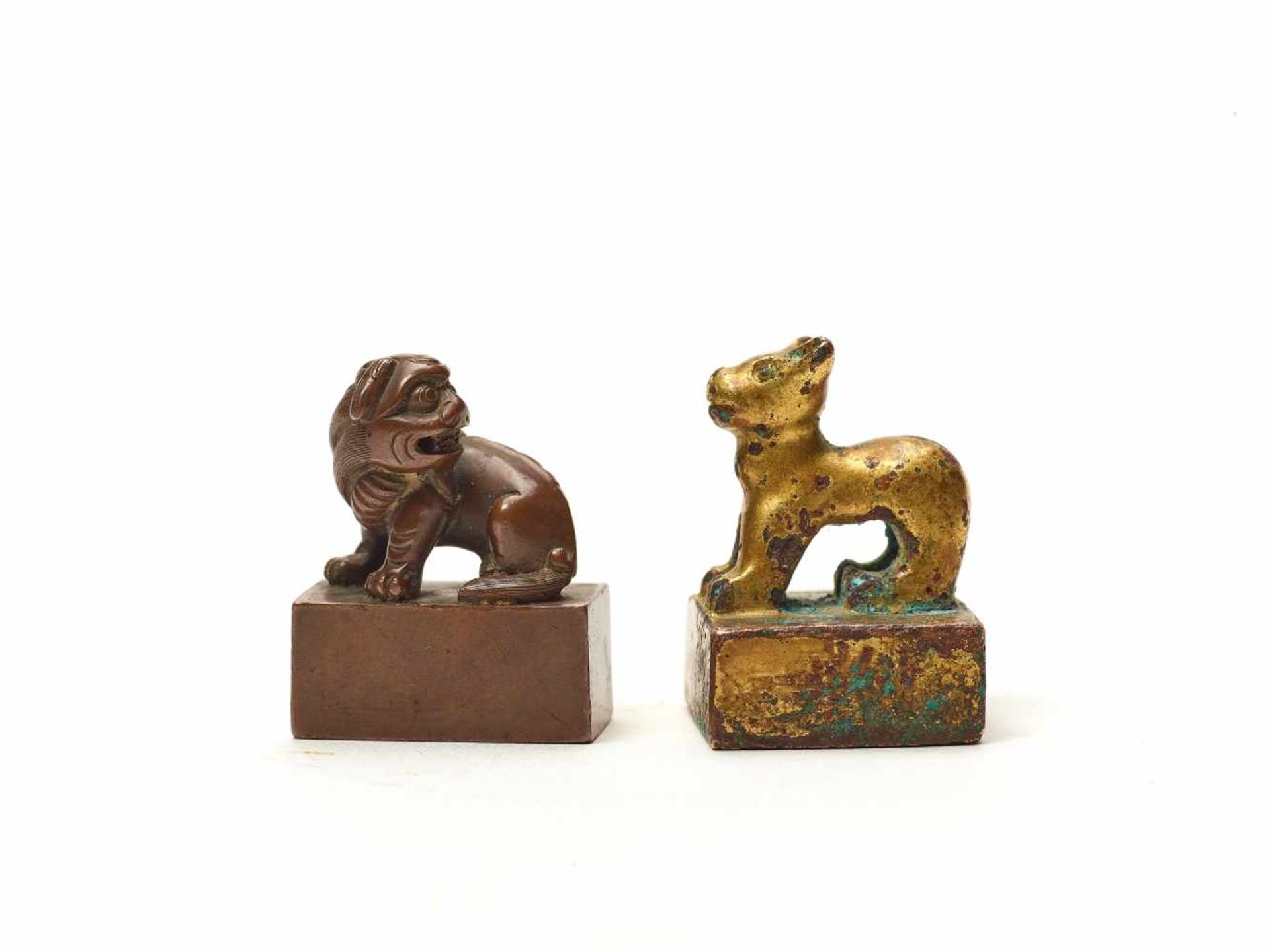 TWO CHINESE SEALS, HAN DYNASTY AND LATERGilt bronze and copper bronzeChina, Han dynasty and laterOne - Image 2 of 5