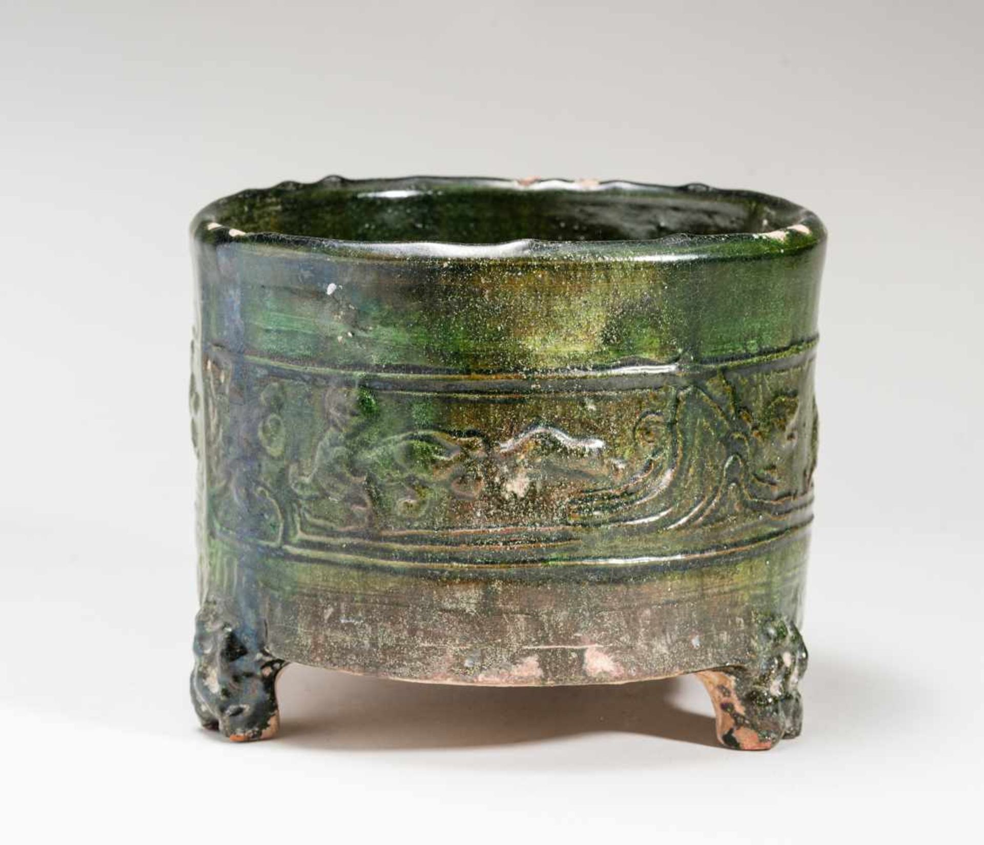COSMETIC CONTAINERGlazed ceramic China, Han dynasty (206 BCE - 220 CE) Splendid, glazed vessel. It - Image 3 of 6