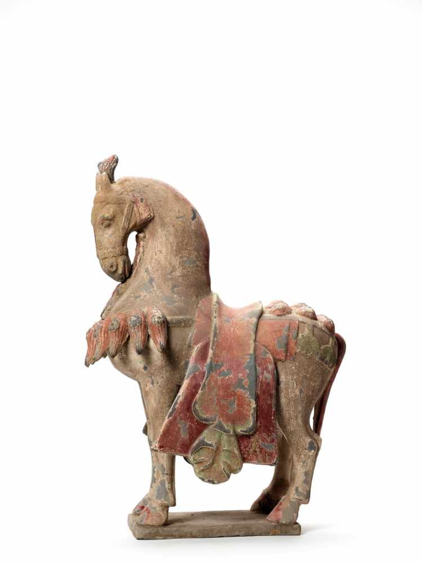 A LARGE AND RARE TERRACOTTA PRANCING HORSE, SUI DYNASTY (581-618)The skillfully modeled statue - Bild 2 aus 4