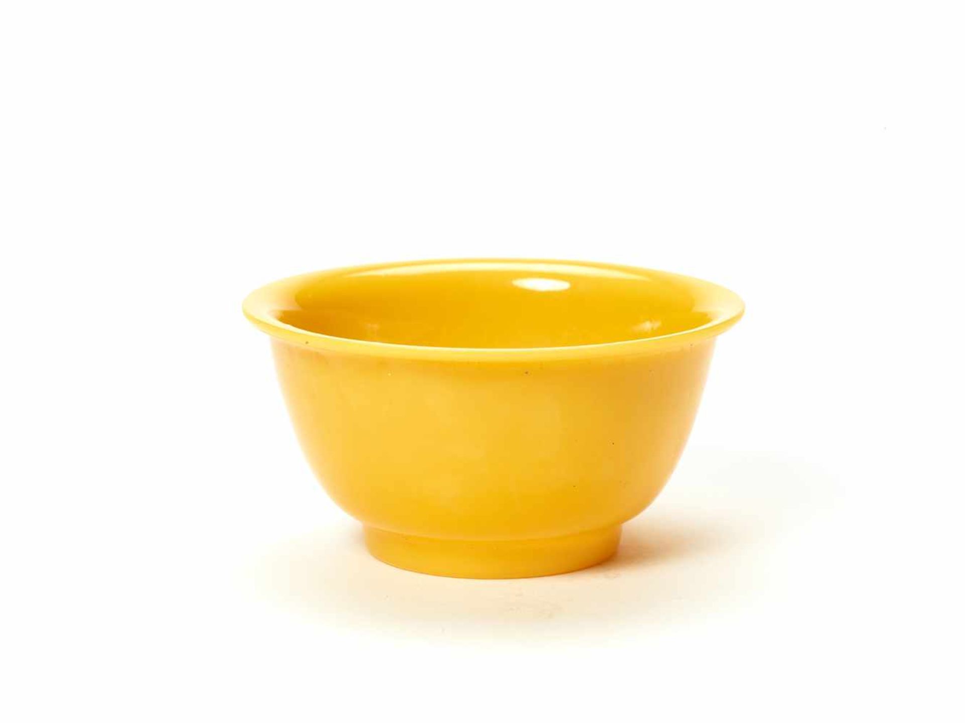 A TONGZHI MARK AND PERIOD ‘IMPERIAL YELLOW‘ GLASS BOWL Glass China, Tongzhi period (1861 – 1875)