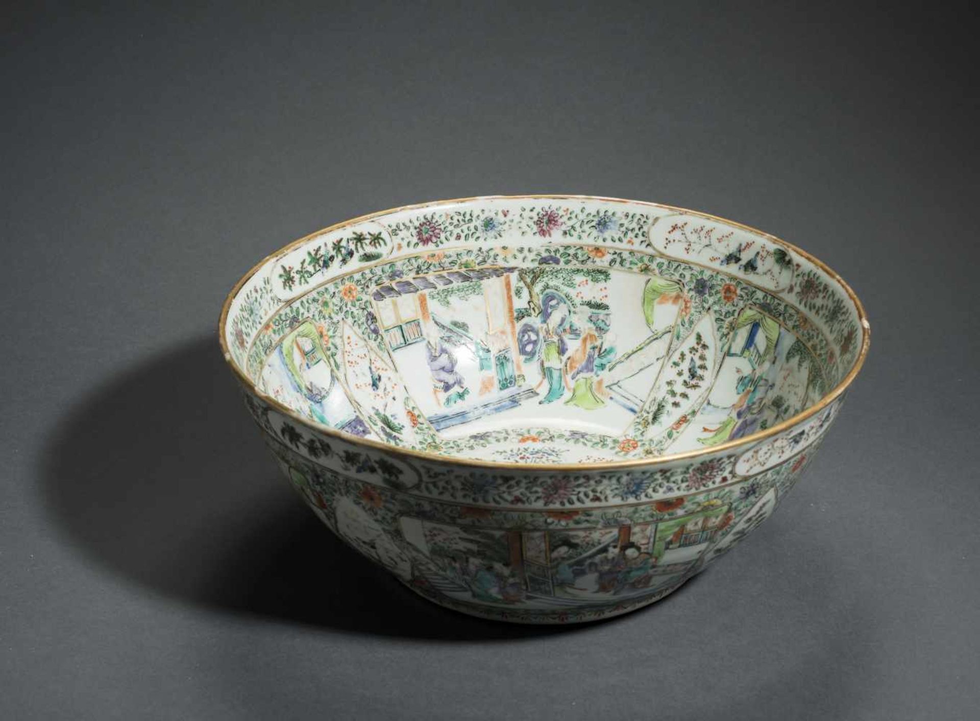 A LARGE PORCELAIN BOWLPorcelain with enamel painting and goldChina, Qing dynasty (1644-1912), 19th