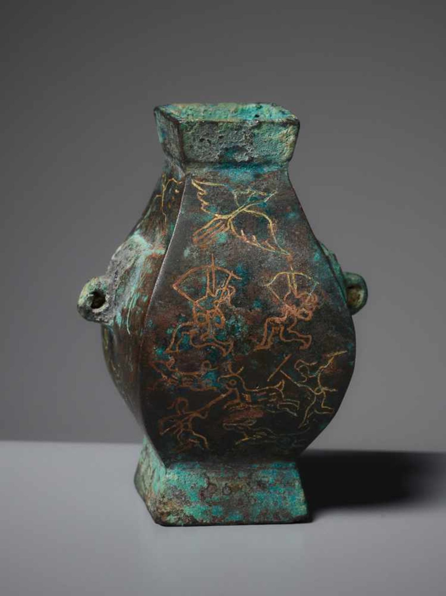 VESSEL FANGHUBronze and GoldChina, Han dynasty (pre-206 - 220)An extremely rare, small, archaic - Image 2 of 6