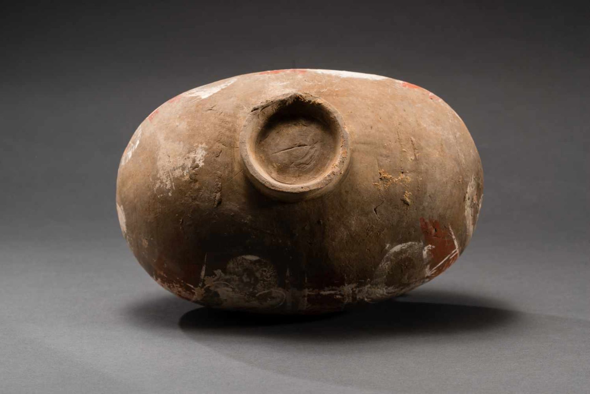 A COCOON JAR WITH ORIGINAL PAINTINGTerracotta with original paintingChina, Western Han Dynasty ( - Image 6 of 6