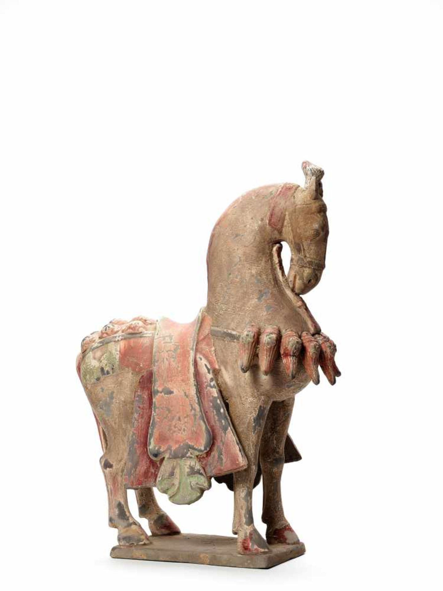 A LARGE AND RARE TERRACOTTA PRANCING HORSE, SUI DYNASTY (581-618)The skillfully modeled statue - Bild 4 aus 4