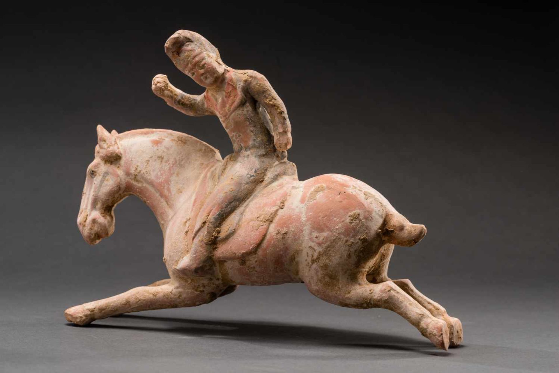 RUNNING HORSE WITH FEMALE POLO PLAYERTerracotta with remnants of original paintingChina, Tang - Bild 5 aus 6