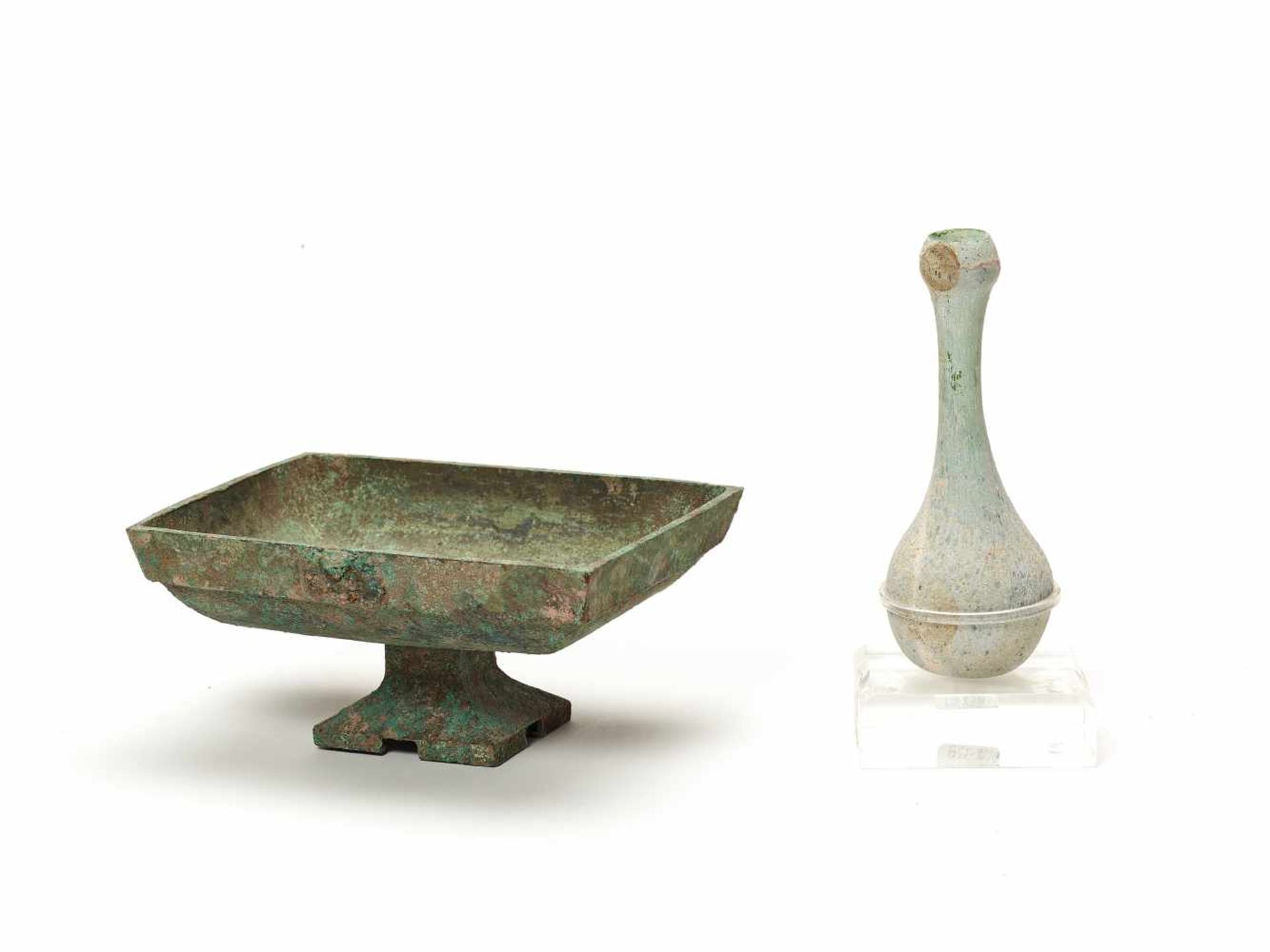 TWO CHINESE BRONZE VESSELS, HAN DYNASTYBronzeHan dynasty (206 BC-220 AD)This group of two Chinese - Image 2 of 3