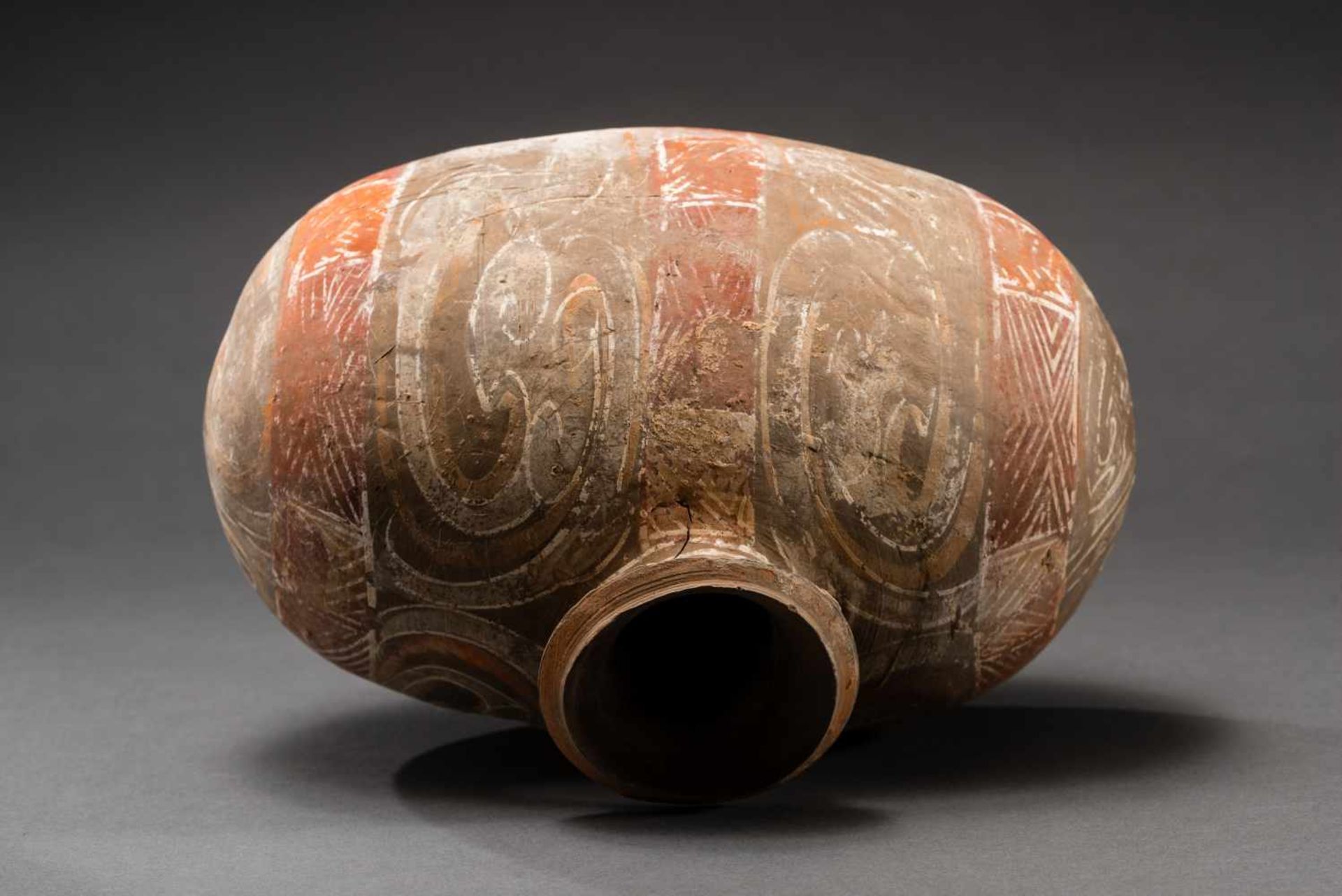 A COCOON JAR WITH ORIGINAL PAINTINGTerracotta with original paintingChina, Western Han Dynasty ( - Image 5 of 6