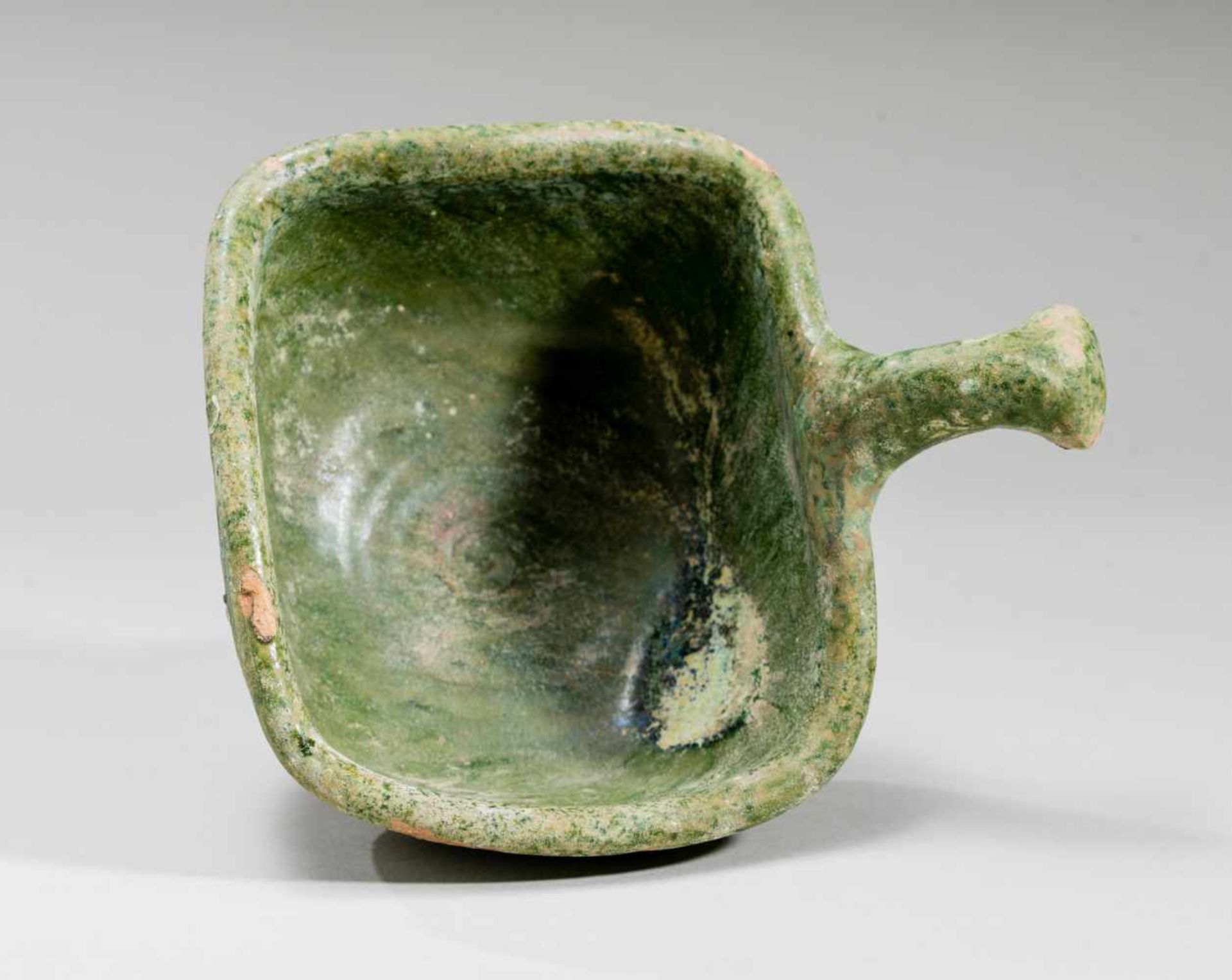 A VESSEL WITH HANDLEGlazed ceramicChina, Han dynasty (206 BC-220 AD)An interesting, if simple, find! - Image 4 of 5