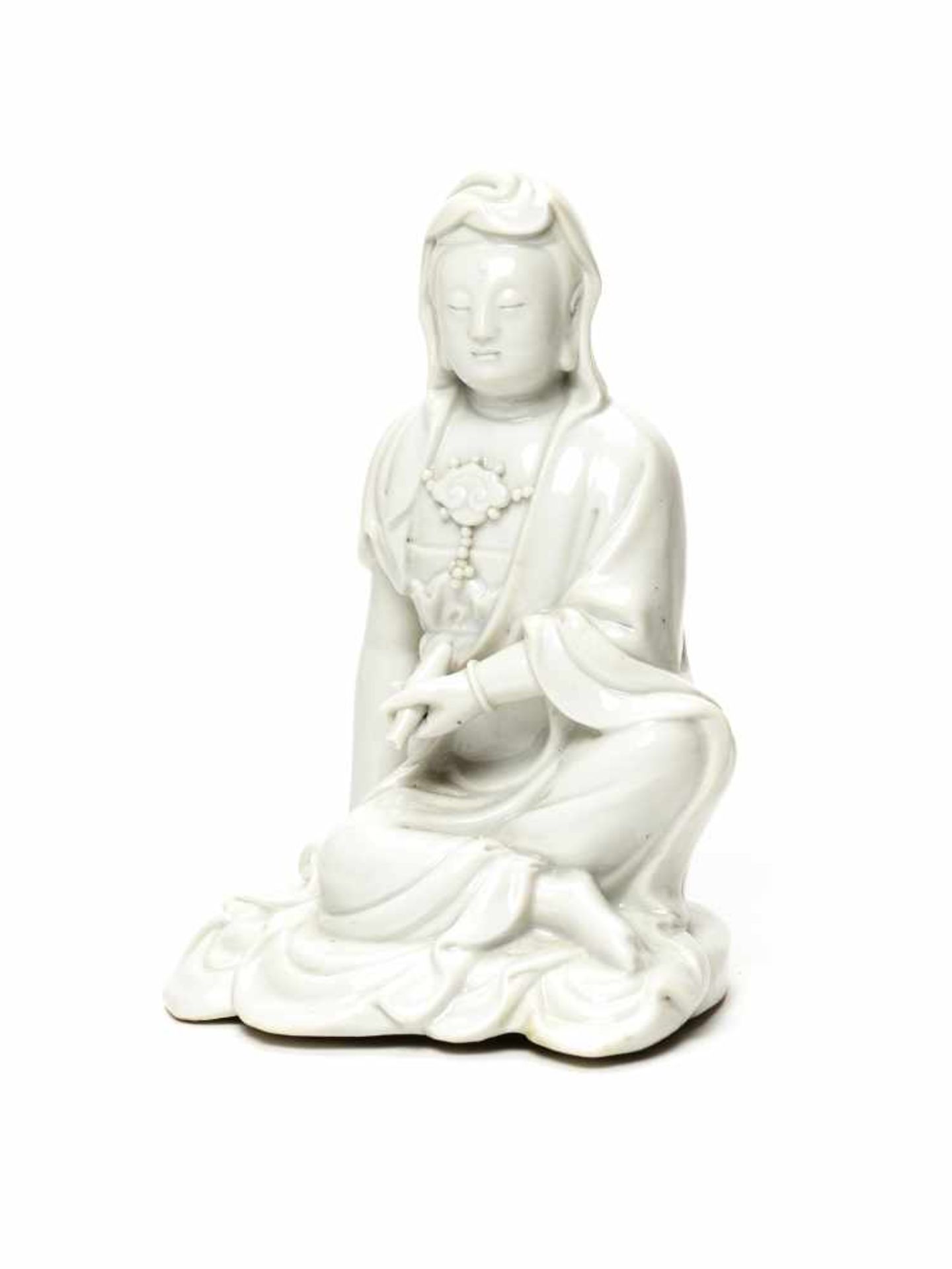 BLANC DE CHINE PORCELAIN GUANYIN – QING DYNASTY Blanc-de-Chine porcelainChina, Qing Dynasty (1644- - Bild 3 aus 5