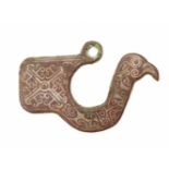 A FINE WARRING STATES BRONZE AND SILVER ‘BIRD’ FITTINGFinely inlaid with archaic silver décor