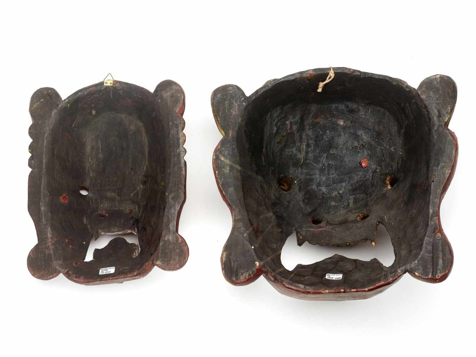 TWO TIBETAN MASKS – 1900 - 1930Polychrome colors on woodTibet, 1900-1930The larger is a - Image 4 of 4