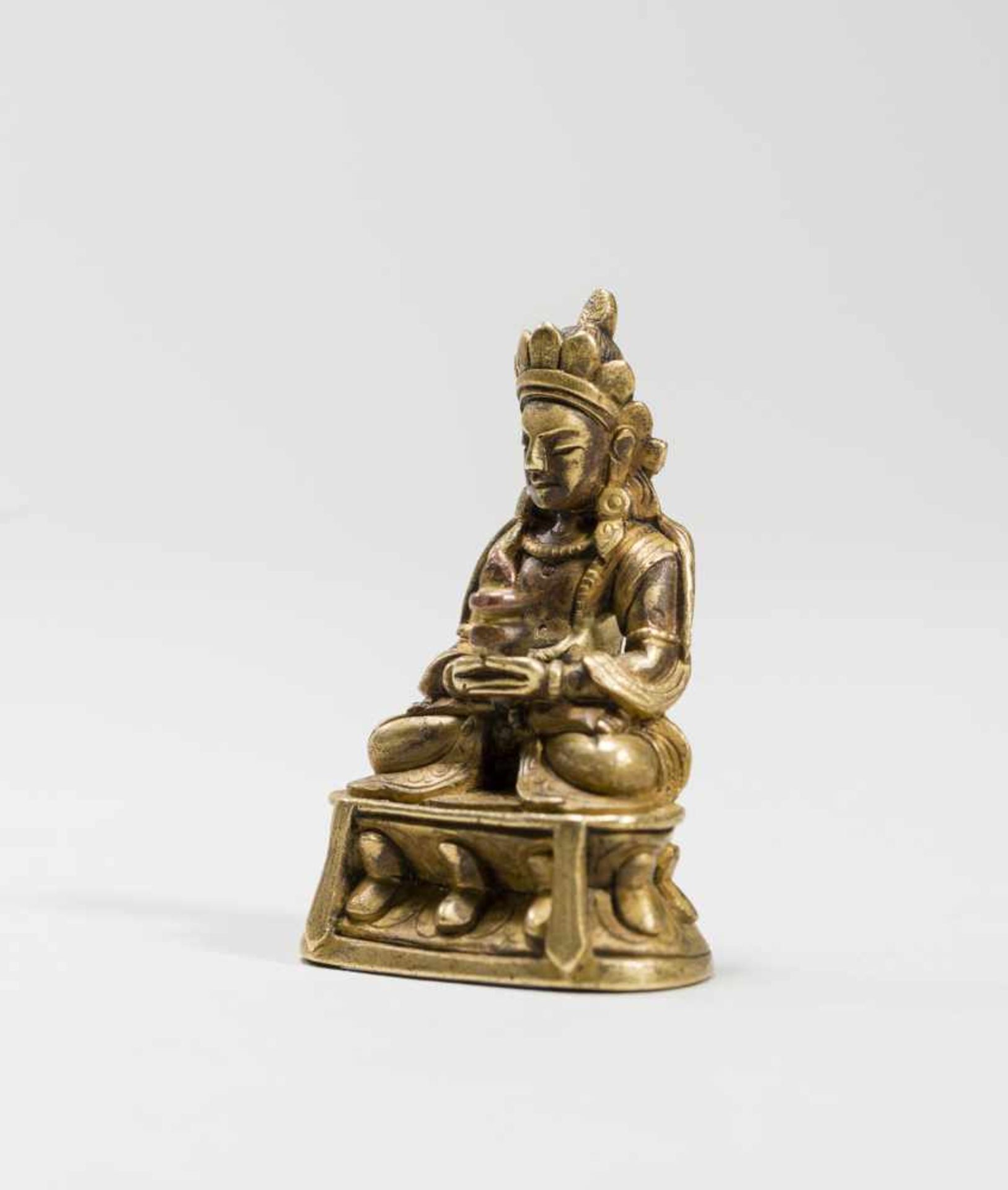 A SINO-TIBETAN FIRE-GILT MINIATURE BRONZE OF BUDDHA AMITAYUS, 18TH-19TH CENTURYFire-gilt - Image 2 of 7