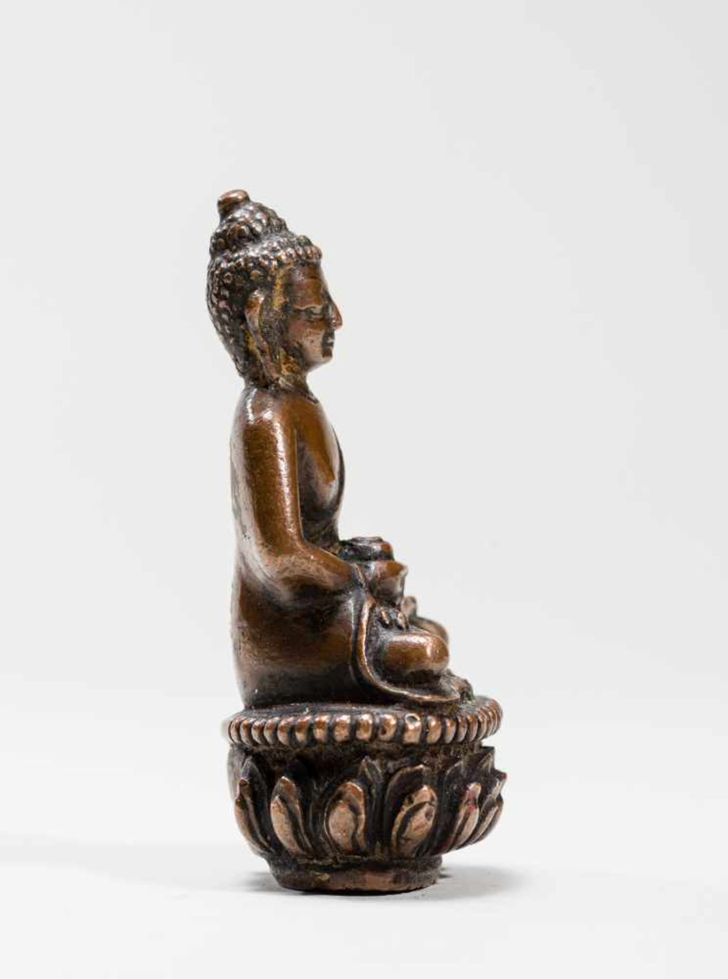 BUDDHA SHAKYAMUNIBronzeTibet, 19th cent.The historical Buddha, Gautama from the Shakyamuni Family, - Bild 5 aus 7