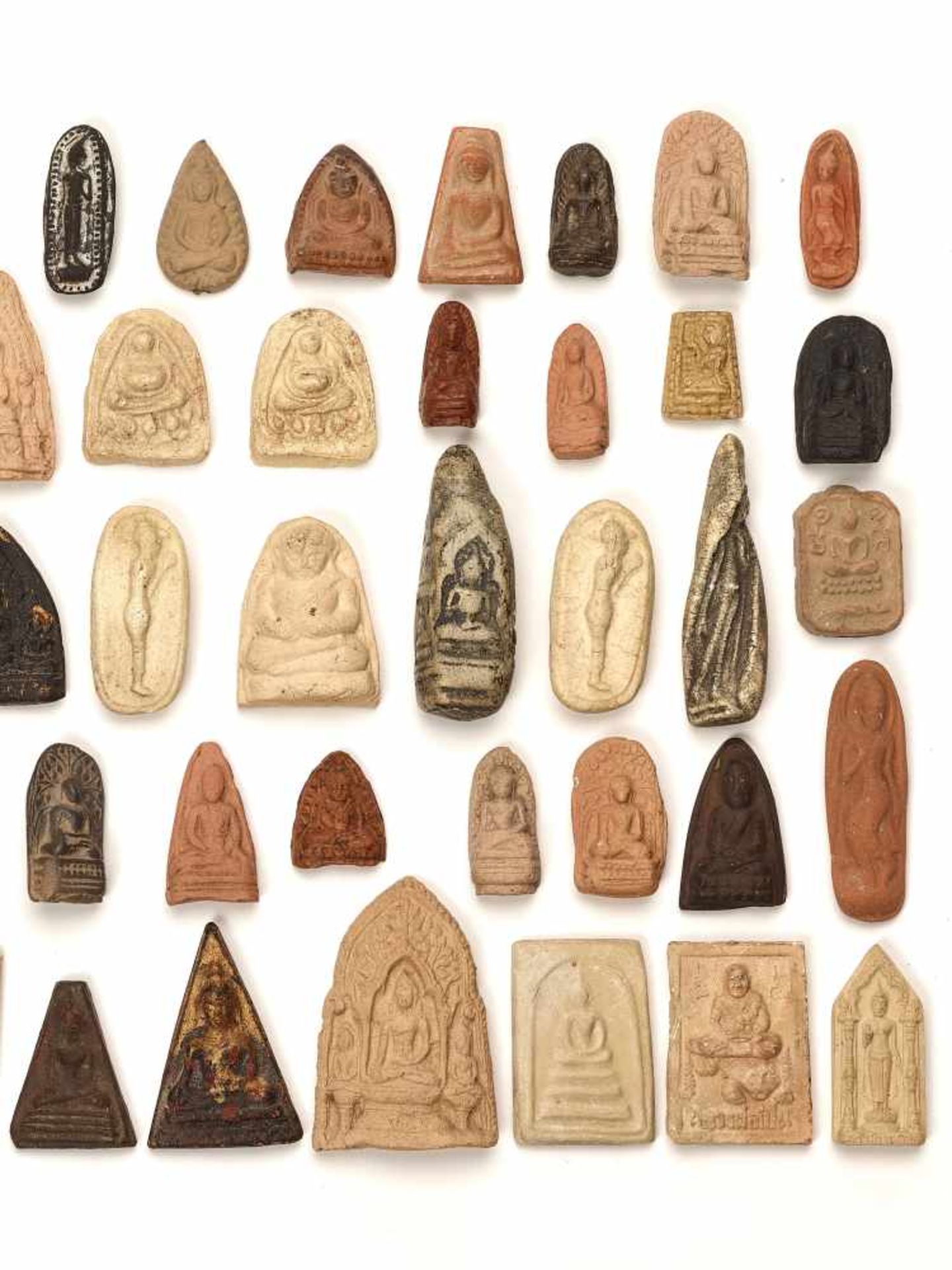 TSATSA COLLECTION WITH 59 INDIVIDUAL LOTS – 17th – 20th CENTURY Stone, terracotta, ceramic and other - Image 3 of 3