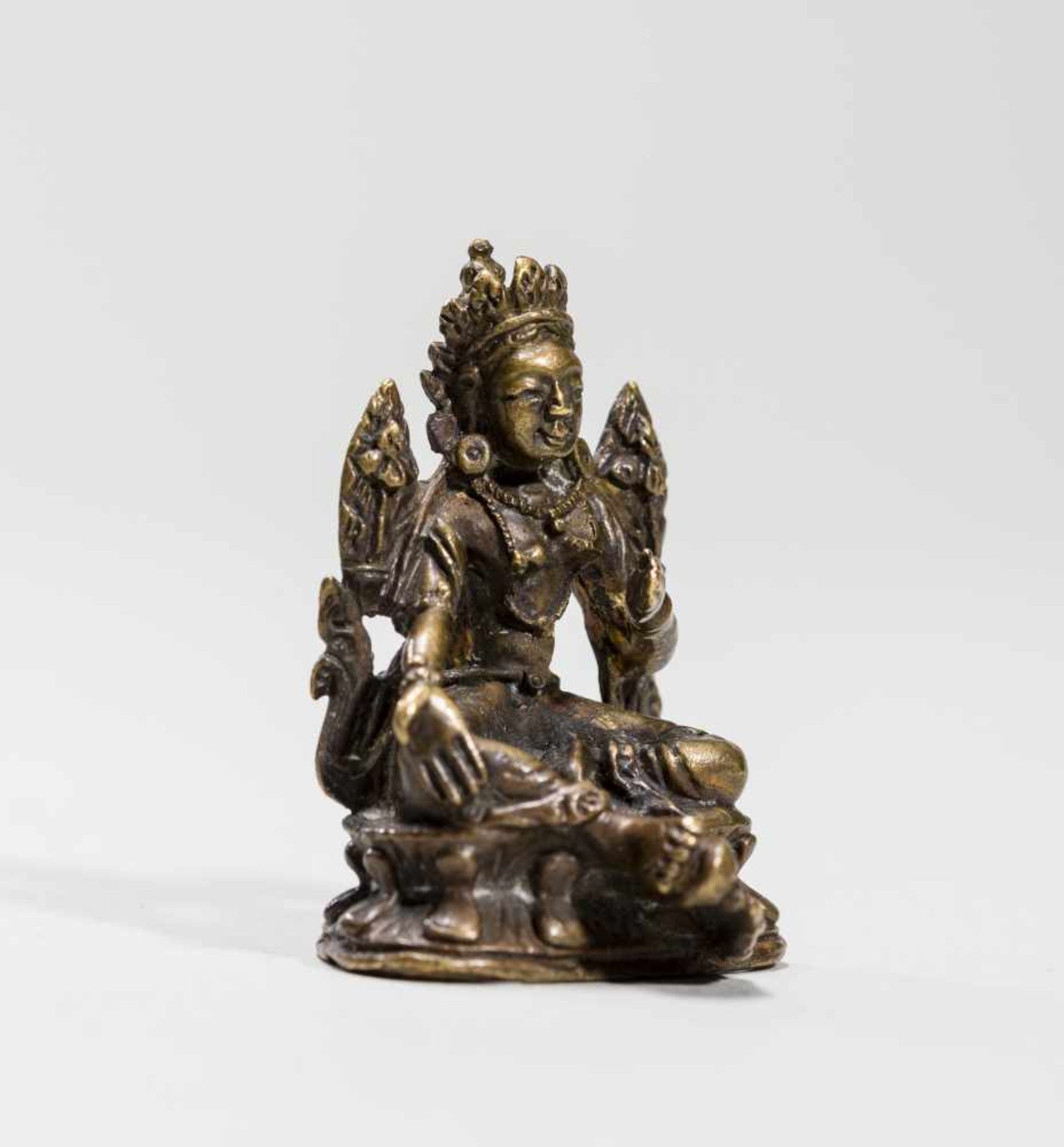 A TIBETAN MINIATURE BRONZE OF SYAMATARA, 18TH-19TH CENTURYBronzeTibet, 18th to 19th centuryThis - Image 6 of 7