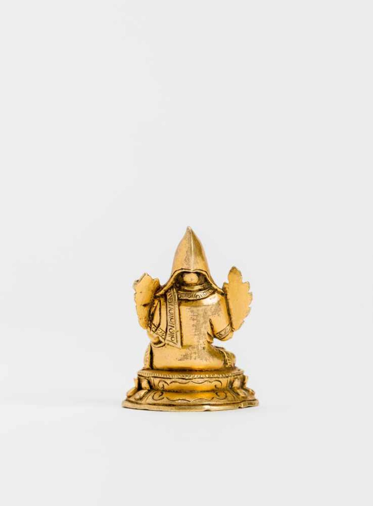 A TIBETAN MINIATURE BRONZE OF TSONGKHAPA, 18TH-19TH CENTURYBronzeTibet, 18th to 19th - Bild 4 aus 5