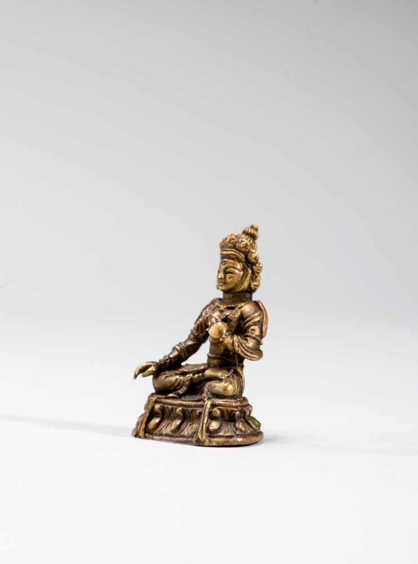 A SINO-TIBETAN MINIATURE BRONZE OF SITATARA, 18TH-19TH CENTURYBronzeTibet, 18th to 19th - Image 2 of 6