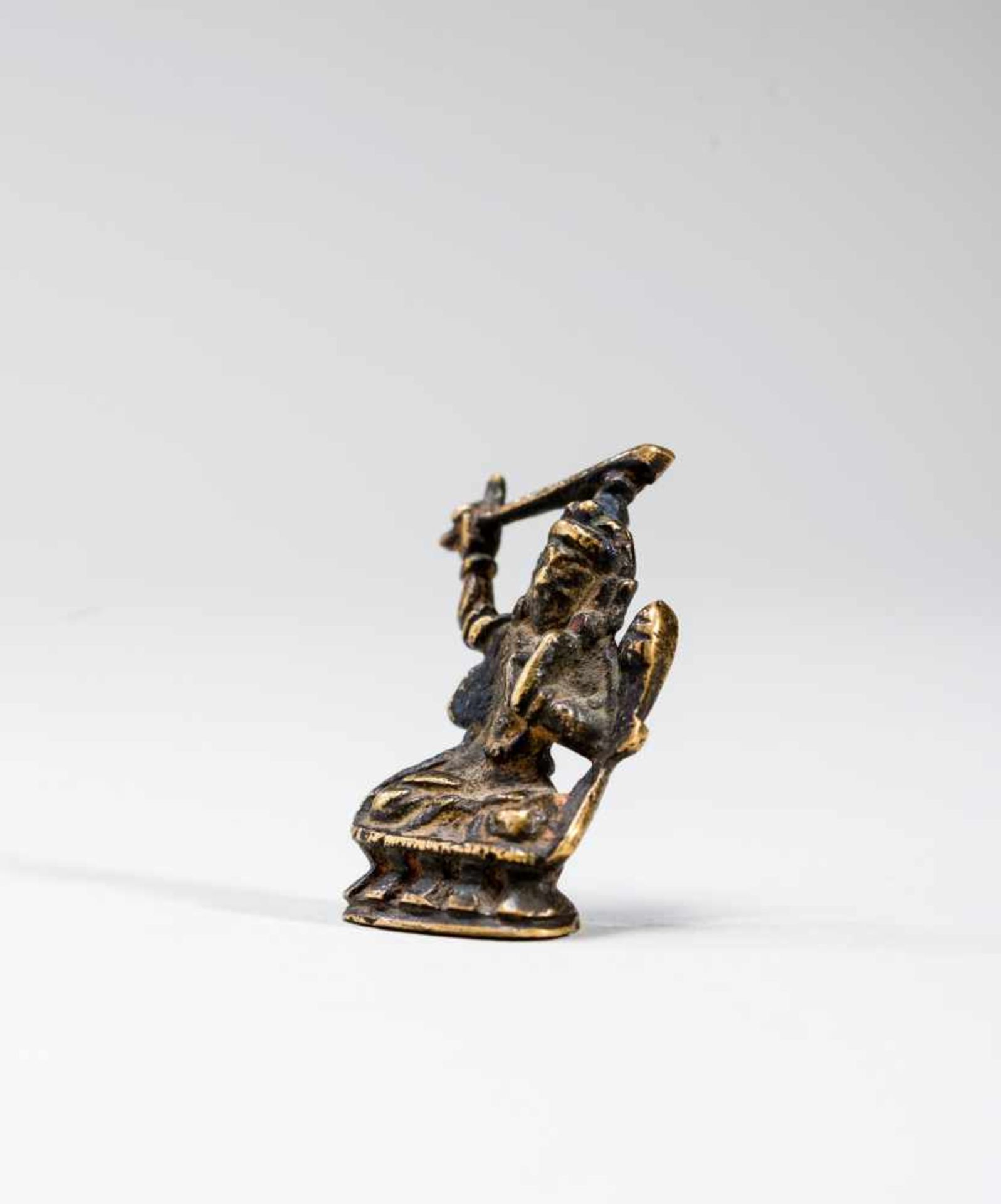 A TIBETAN MINIATURE BRONZE OF MANJUSHRI, 18TH-19TH CENTURYBronzeTibet, 18th to 19th centuryThis - Bild 2 aus 6