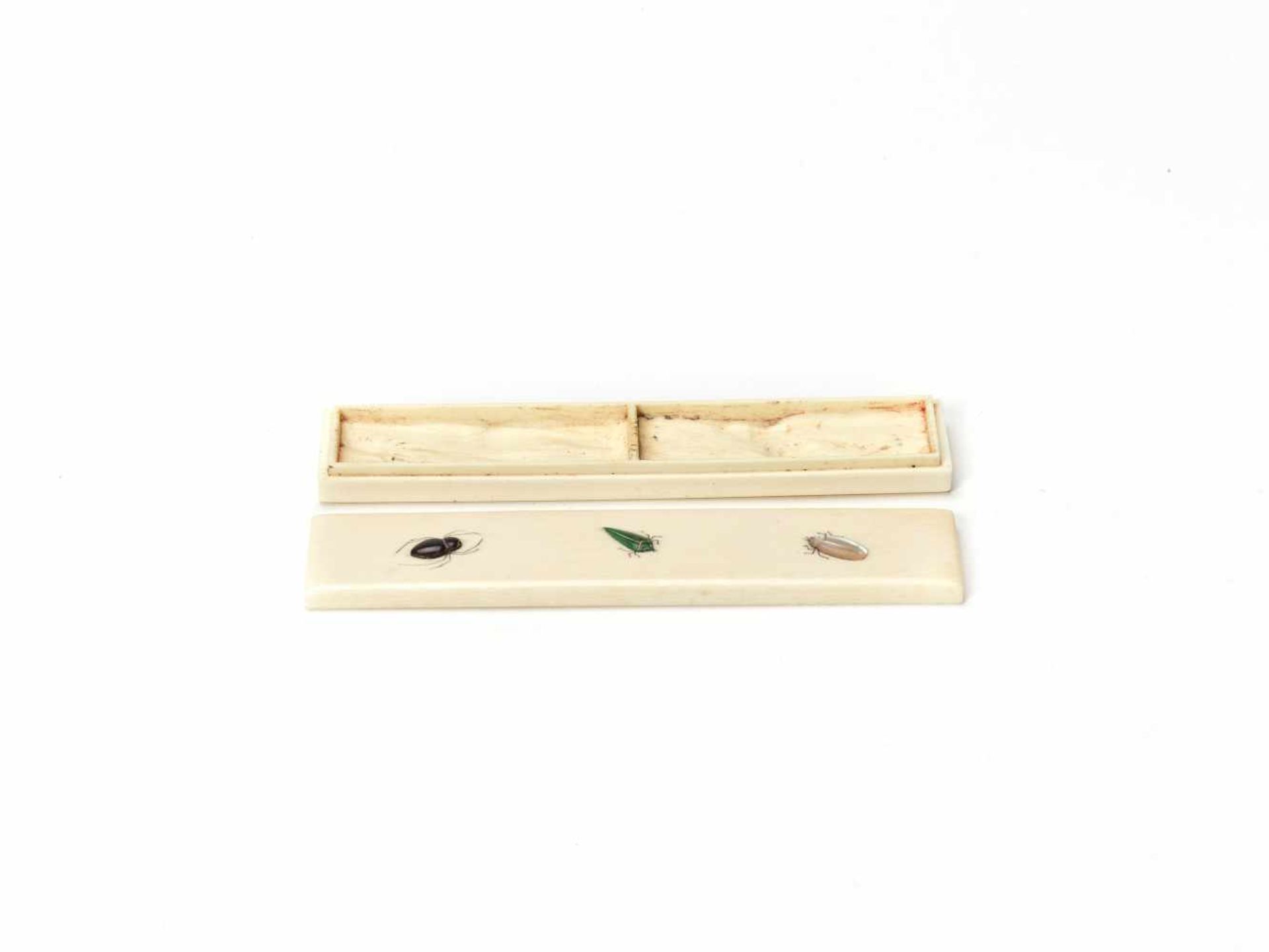 A SHIBAYAMA STYLE INLAID IVORY TOOTH PICK CASEIvory with horn and precious stone inlayJapan, Meiji - Image 2 of 3