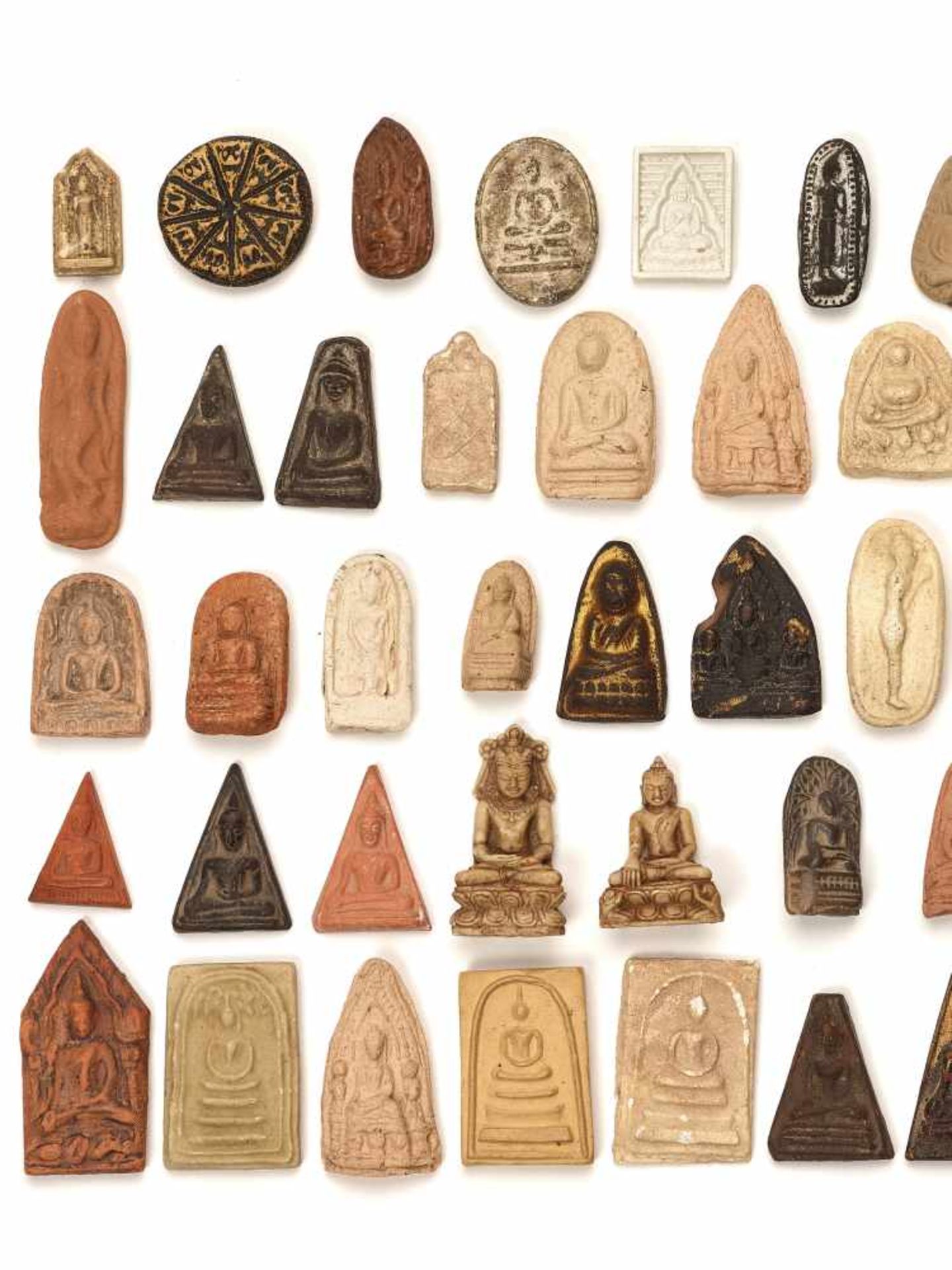 TSATSA COLLECTION WITH 59 INDIVIDUAL LOTS – 17th – 20th CENTURY Stone, terracotta, ceramic and other - Image 2 of 3