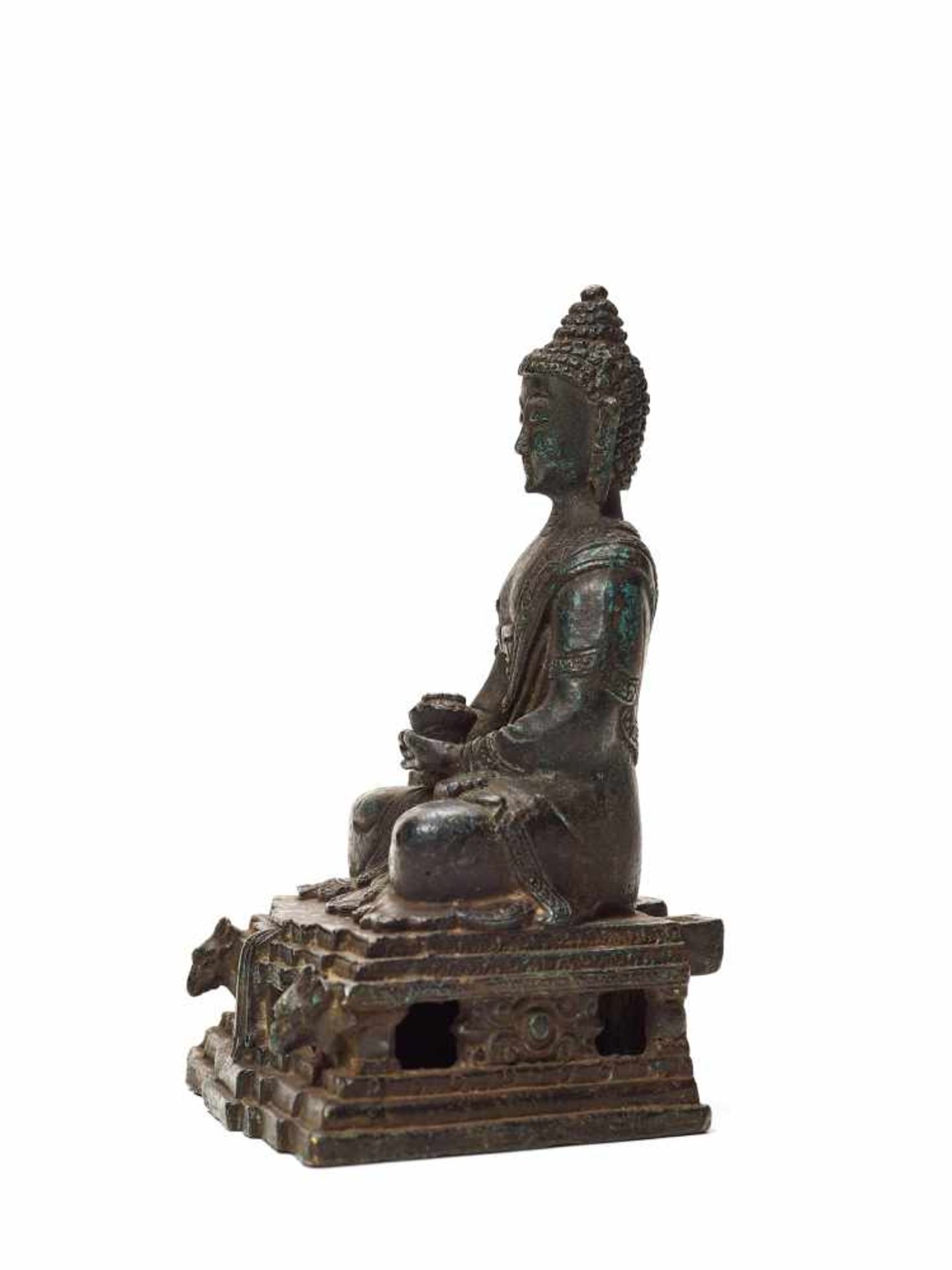 A TIBETAN BRONZE DEPICTING BUDDHA AMITABHABronzeTibet, 20th centuryBuddha Amitabha is depicted - Image 3 of 5