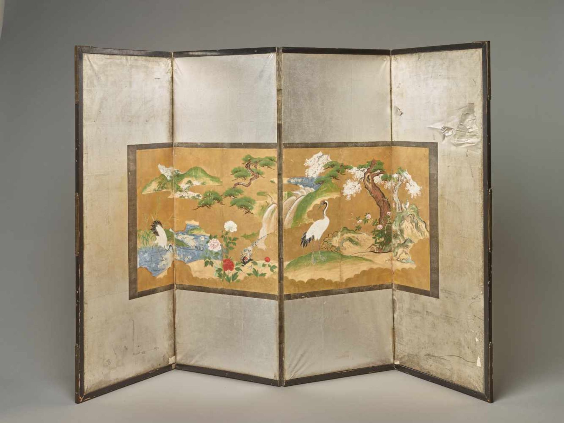 A KANO SCHOOL FOUR-PANEL STANDING SCREEN WITH BIRDS AND PINE TREEWood, gold and silver paper, ink - Image 4 of 5
