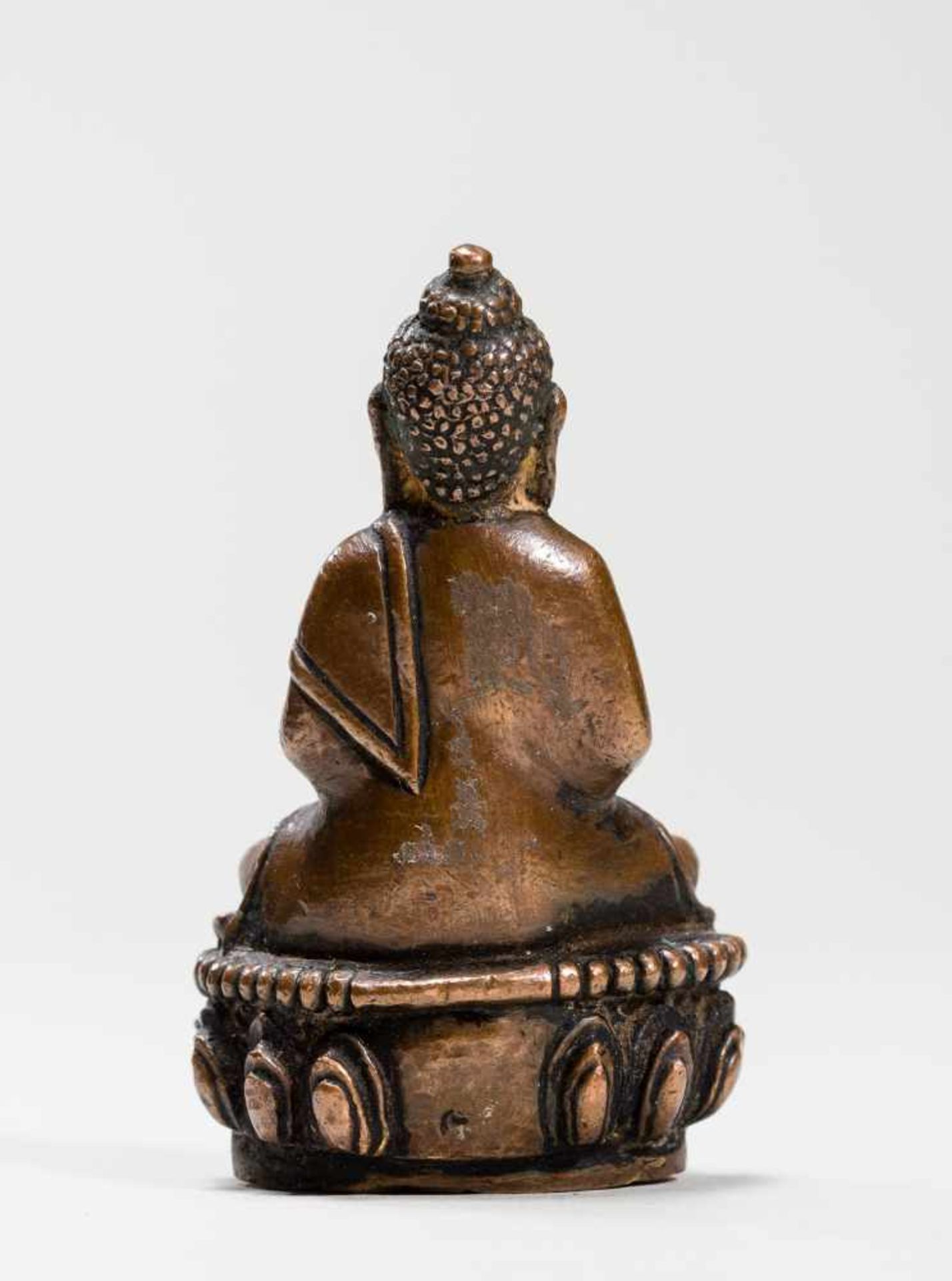 BUDDHA SHAKYAMUNIBronzeTibet, 19th cent.The historical Buddha, Gautama from the Shakyamuni Family, - Bild 4 aus 7