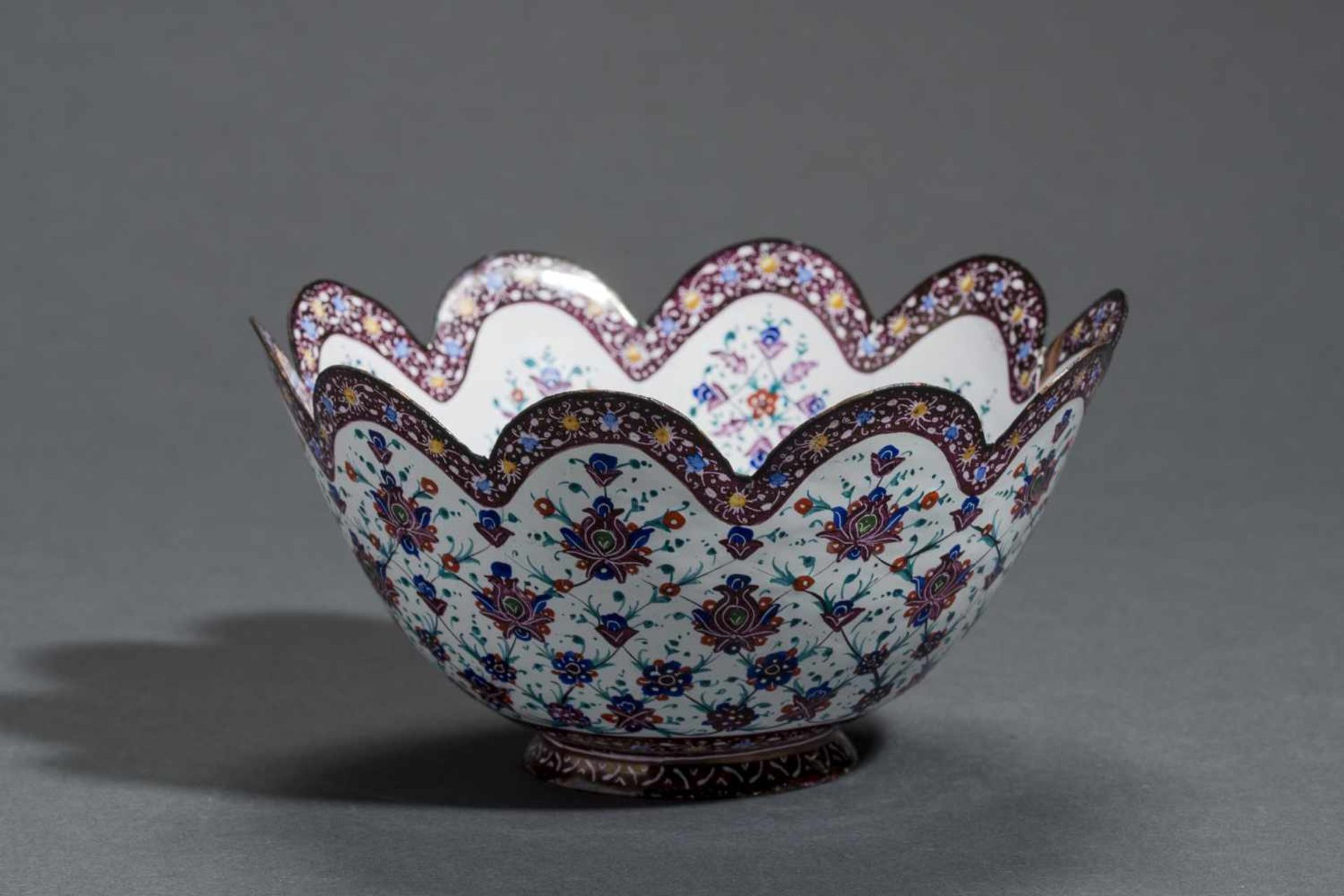 BOWL WITH BLOSSOM DECORColorful painting on enamel Persia, around middle 20th cent. Ten-fold - Image 5 of 5