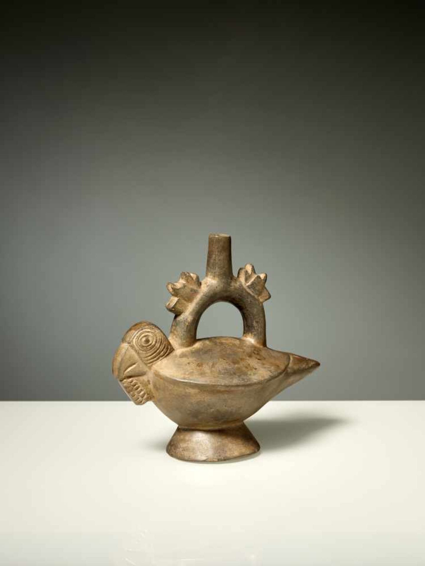 STIRRUP VESSEL WITH PARROT – CHIMU CULTURE, PERU, C. 1000-1400 ADBlack fired clayChimu culture, - Image 2 of 4