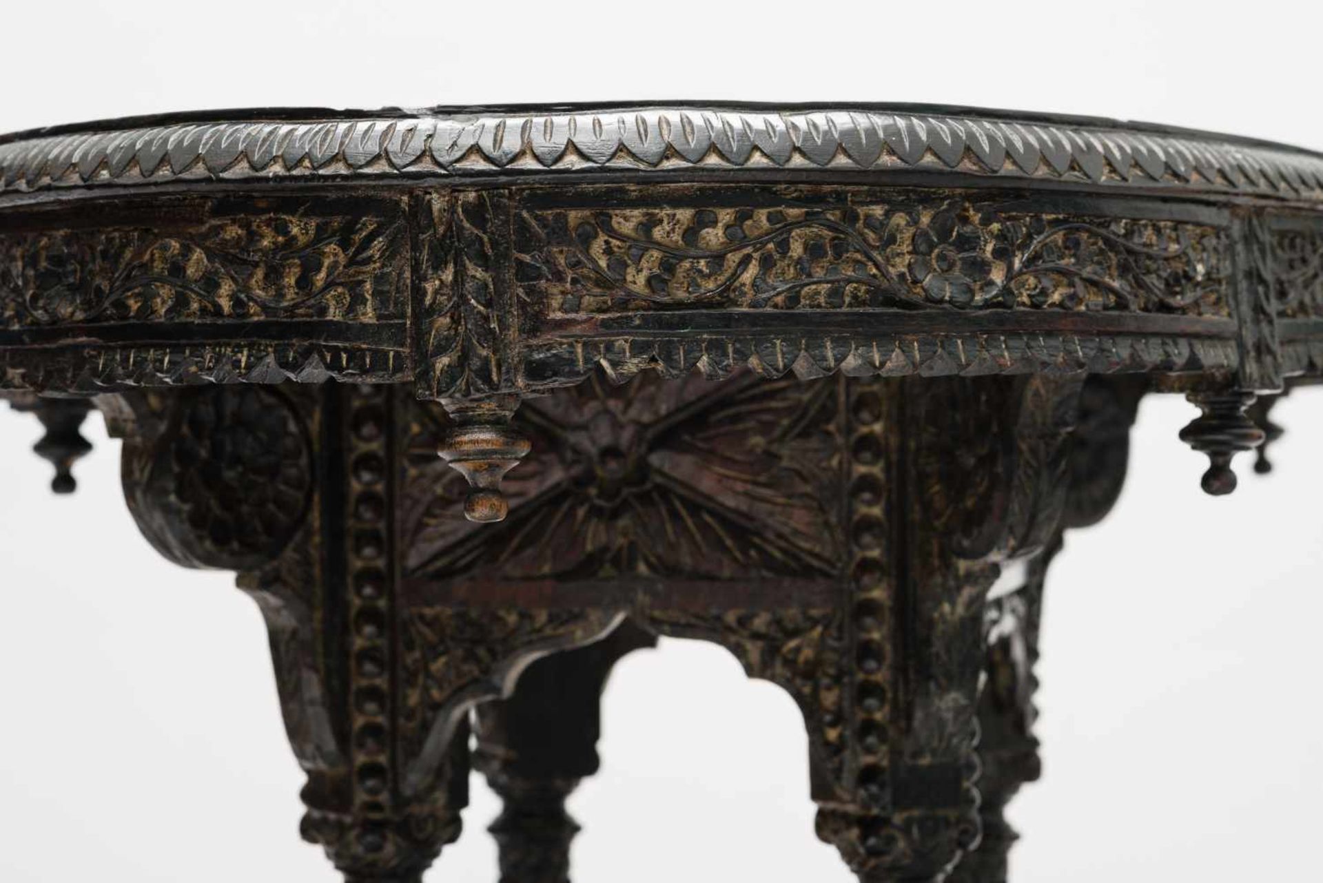 TABLE WITH RICH CARVED DECORRosewood India, 19th cent. Oval round surface with a wide rim - Image 4 of 8