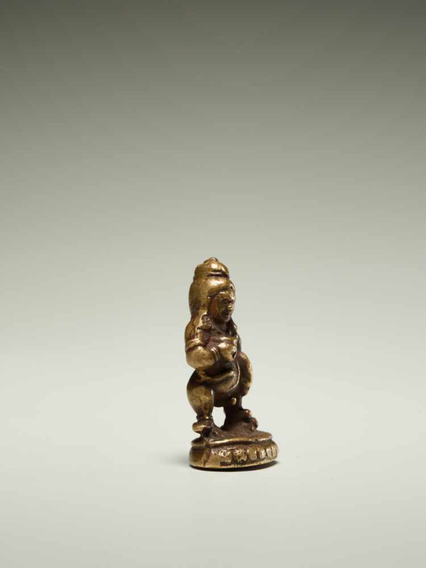 THE DEITY OF WEALTH KUBERAYellow bronzeIndia, approx. 19th cent.A miniature amulet formed as the god - Image 4 of 6