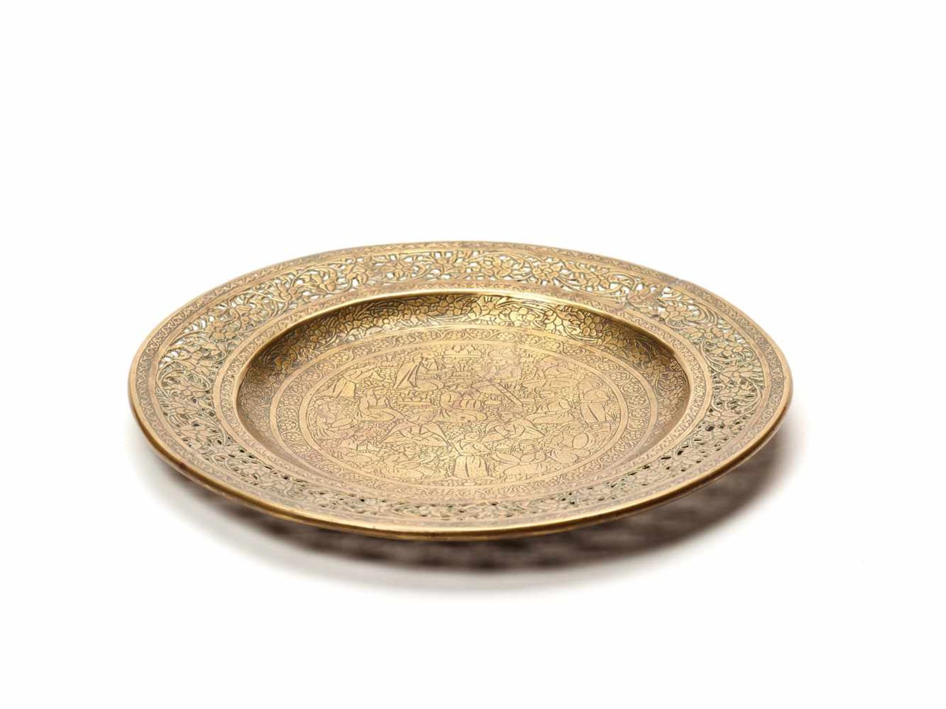 AN INDO-PERSIAN OPENWORKED BRASS PLATE, LATE 19TH CENTURYBrassIndia/Persia, late 19th centuryThis - Image 4 of 4