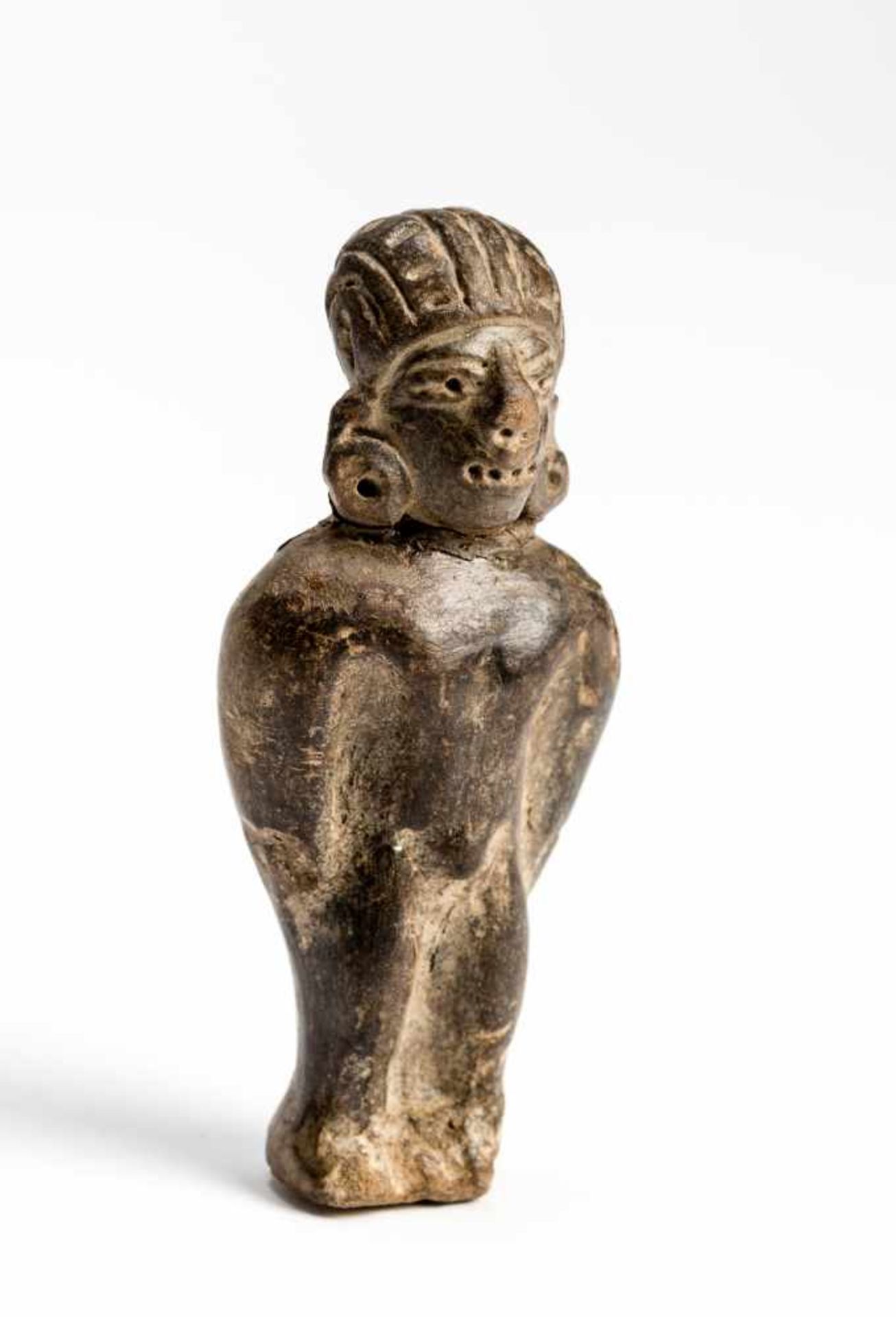 FIGURE OF A MANTerracotta Manteño culture, Ecuador, approx. 1000 Small, standing figure of a - Image 2 of 6