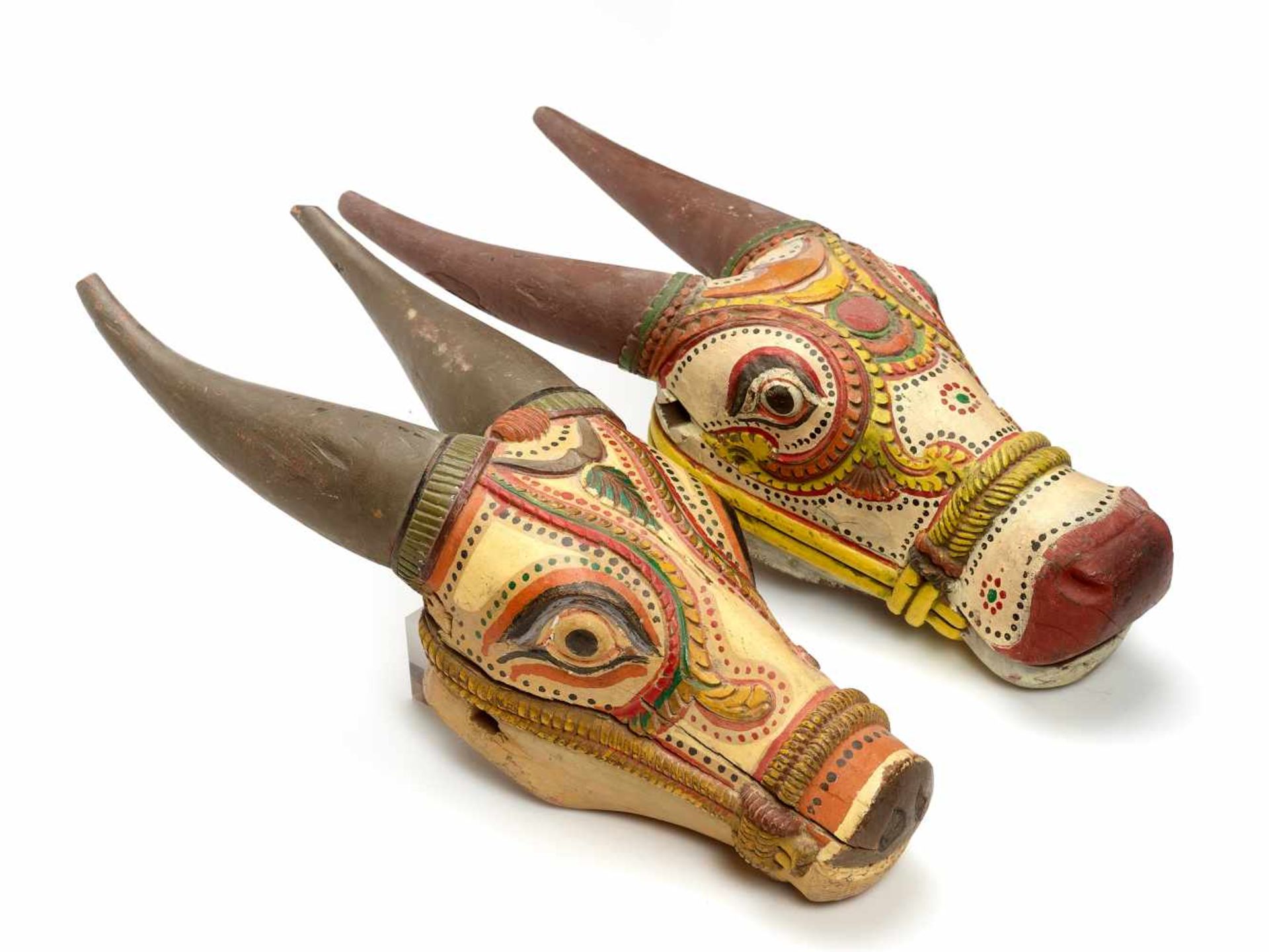 A PAIR OF PAINTED NANDI HEADS – INDIA 19th / 20th CENTURYHand carved wood with hand paintingIndia, - Image 4 of 5