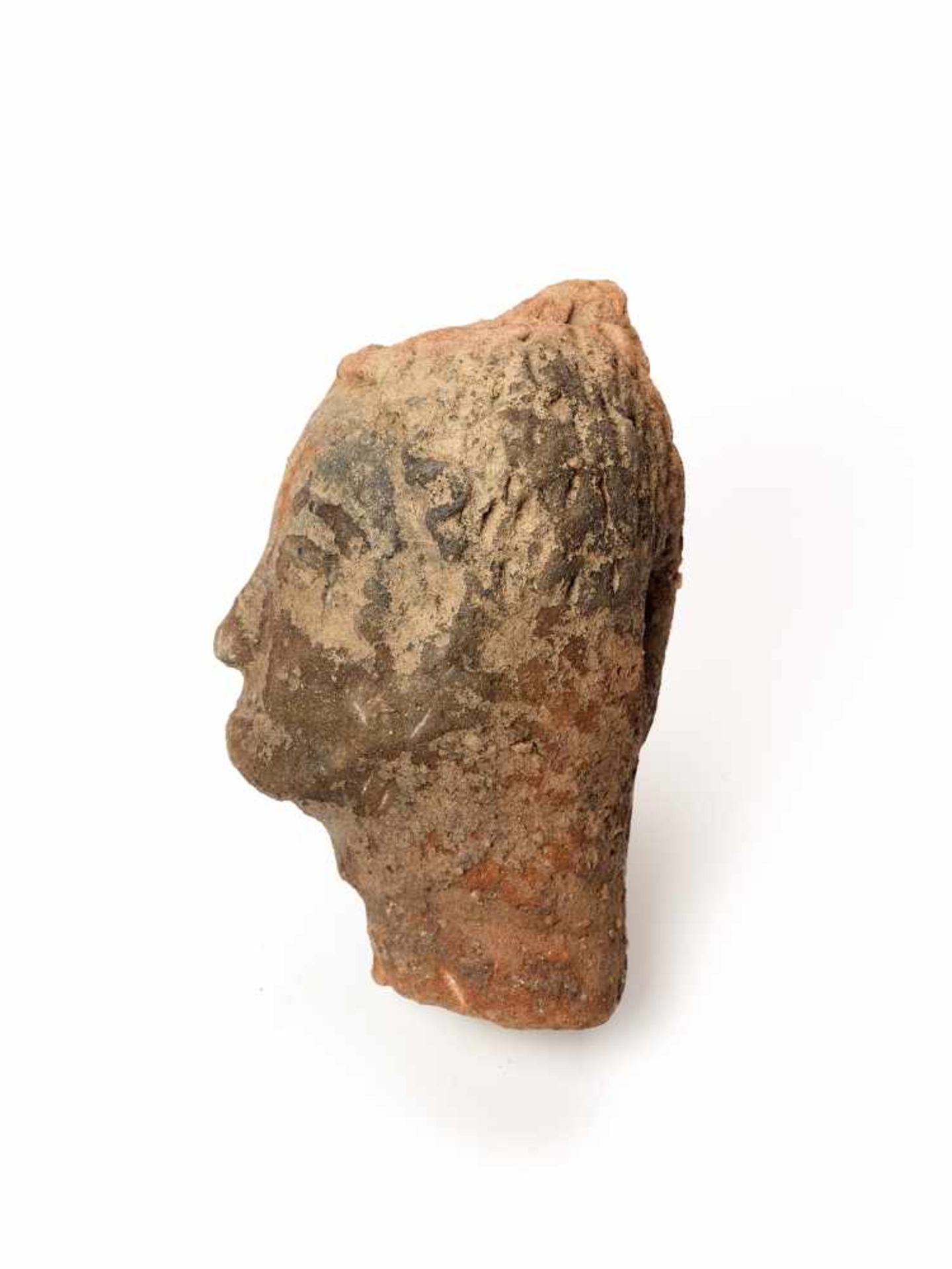 MEMORIAL HEAD – ASHANTI/ AKAN, GHANA, 18th – 19th CENTURYTerracottaAshanti/ Akan, Ghana, 18th – 19th - Image 3 of 4