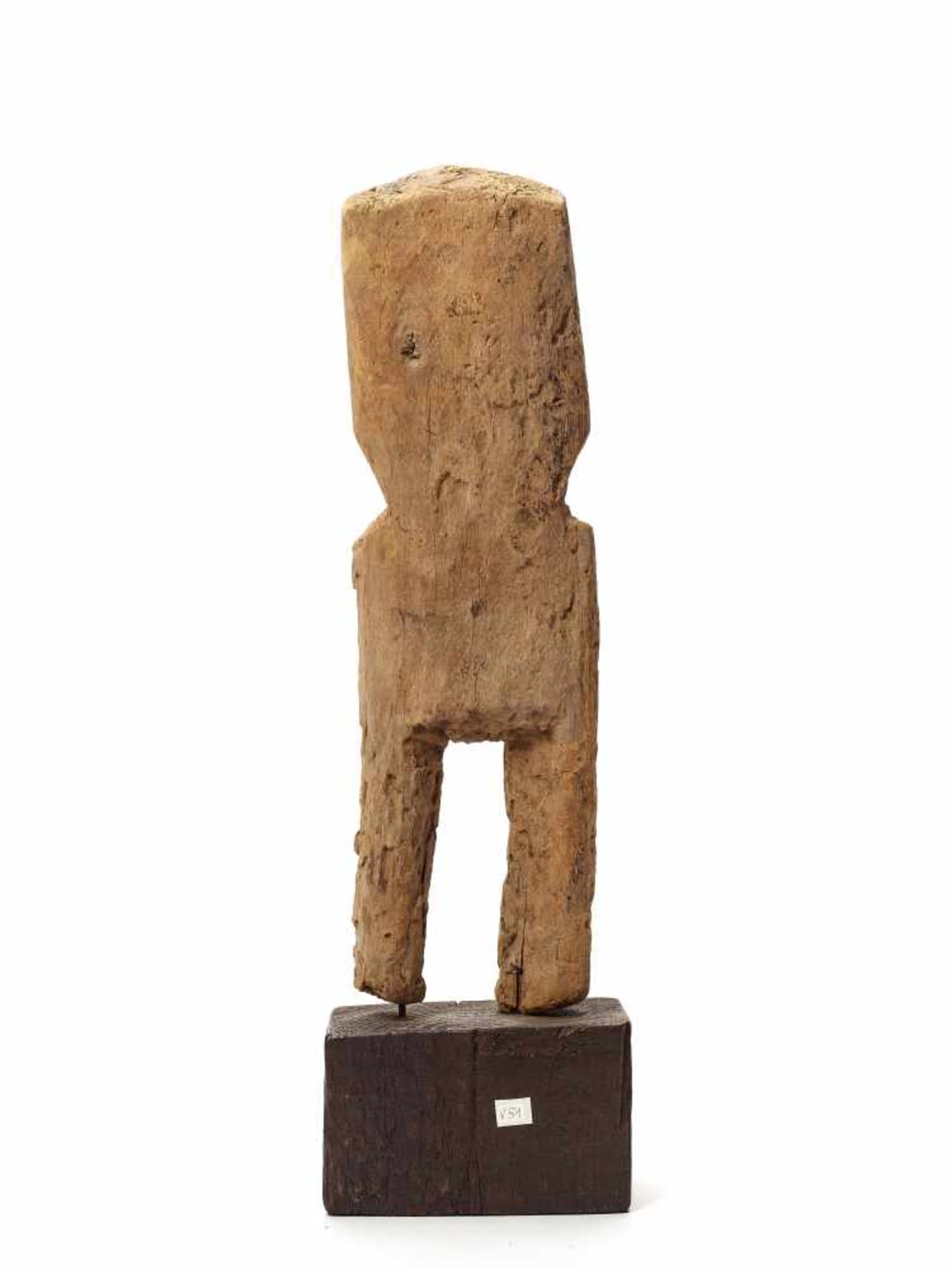 WOODEN FEMALE FIGURE - CHANCAY, PERU, C. 1000-1200 ADCarved and painted woodChancay, Peru, c. 1000- - Image 4 of 5