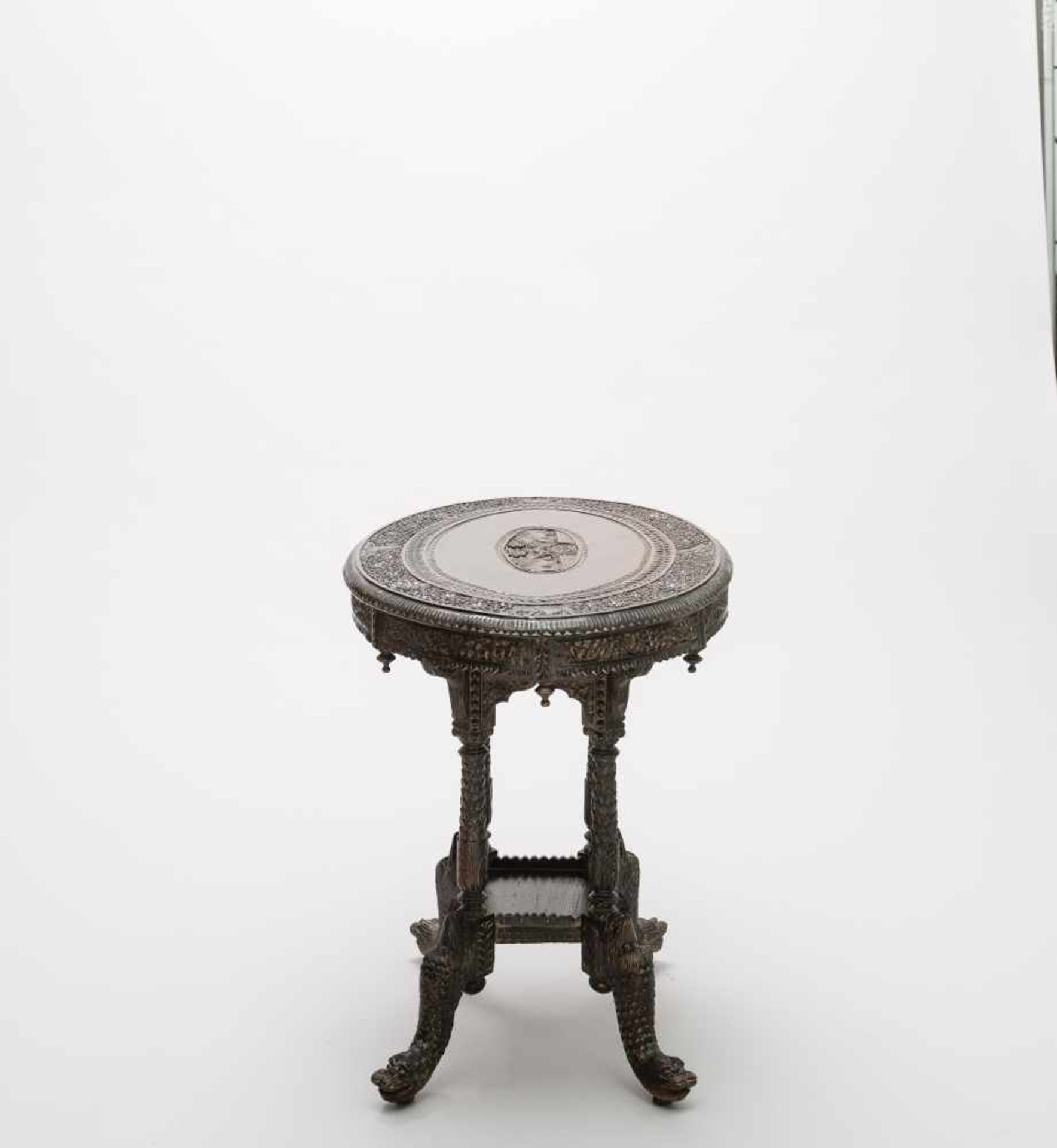 TABLE WITH RICH CARVED DECORRosewood India, 19th cent. Oval round surface with a wide rim - Image 2 of 8