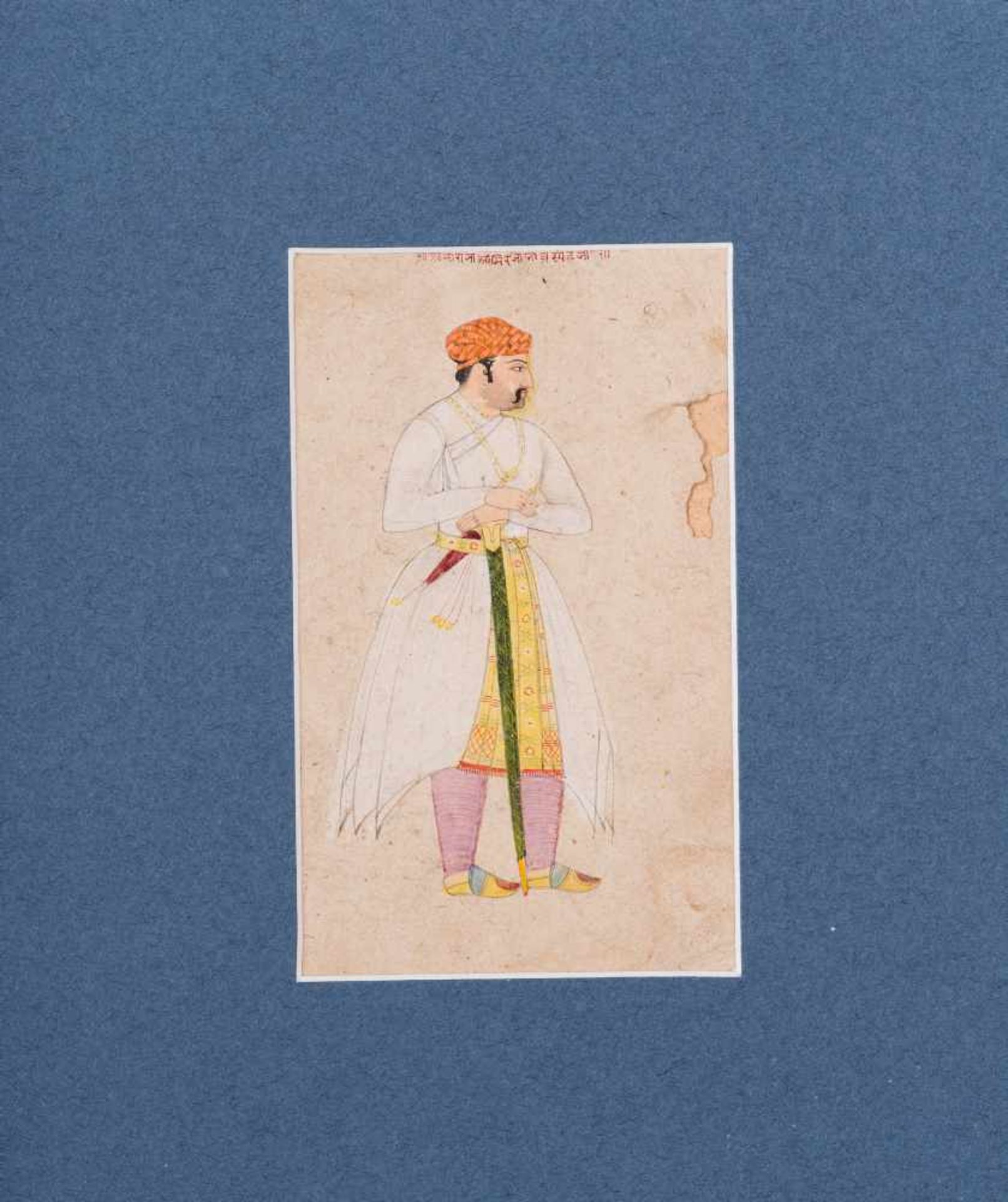 AN INDIAN MINIATURE PORTRAIT PAINTING - 19th CENTURYMiniature painting with colors on paperIndia, - Bild 3 aus 3