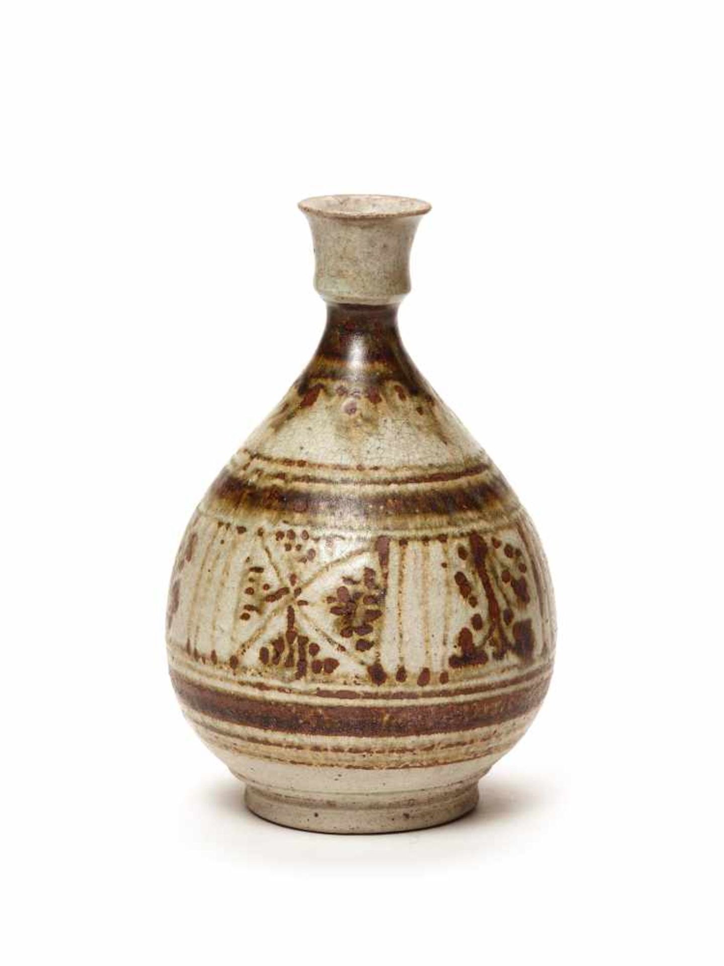 BULBOUS SAWANKHALOK BOTTLE VASE – 14th – 16th CENTURY Stoneware, covered with cream slip and hand - Bild 2 aus 4