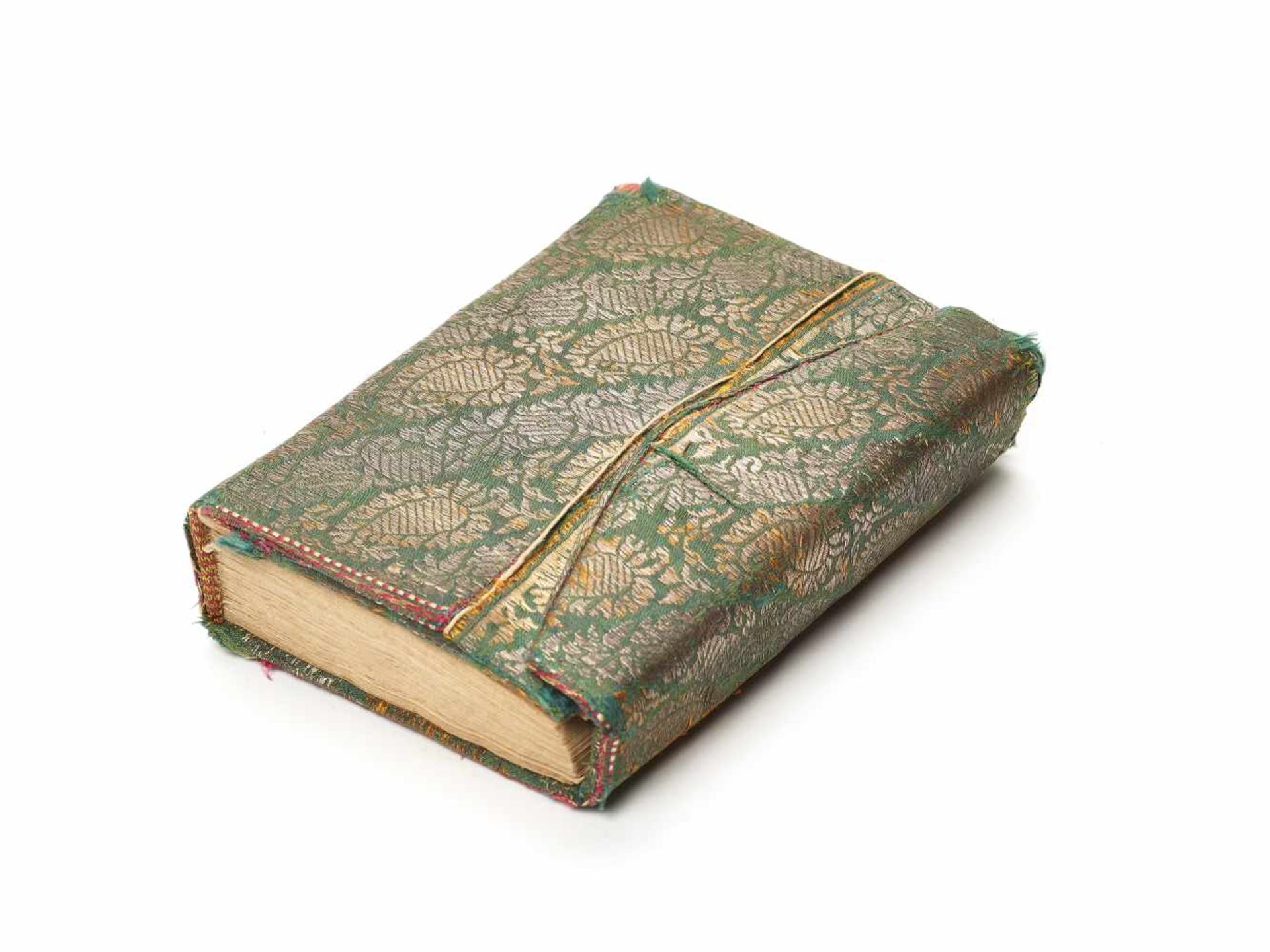 AN INDIAN MANUSCRIPT - 19th CENTURYFabric cover with inside paper pages, hand painted with colors - Image 3 of 4