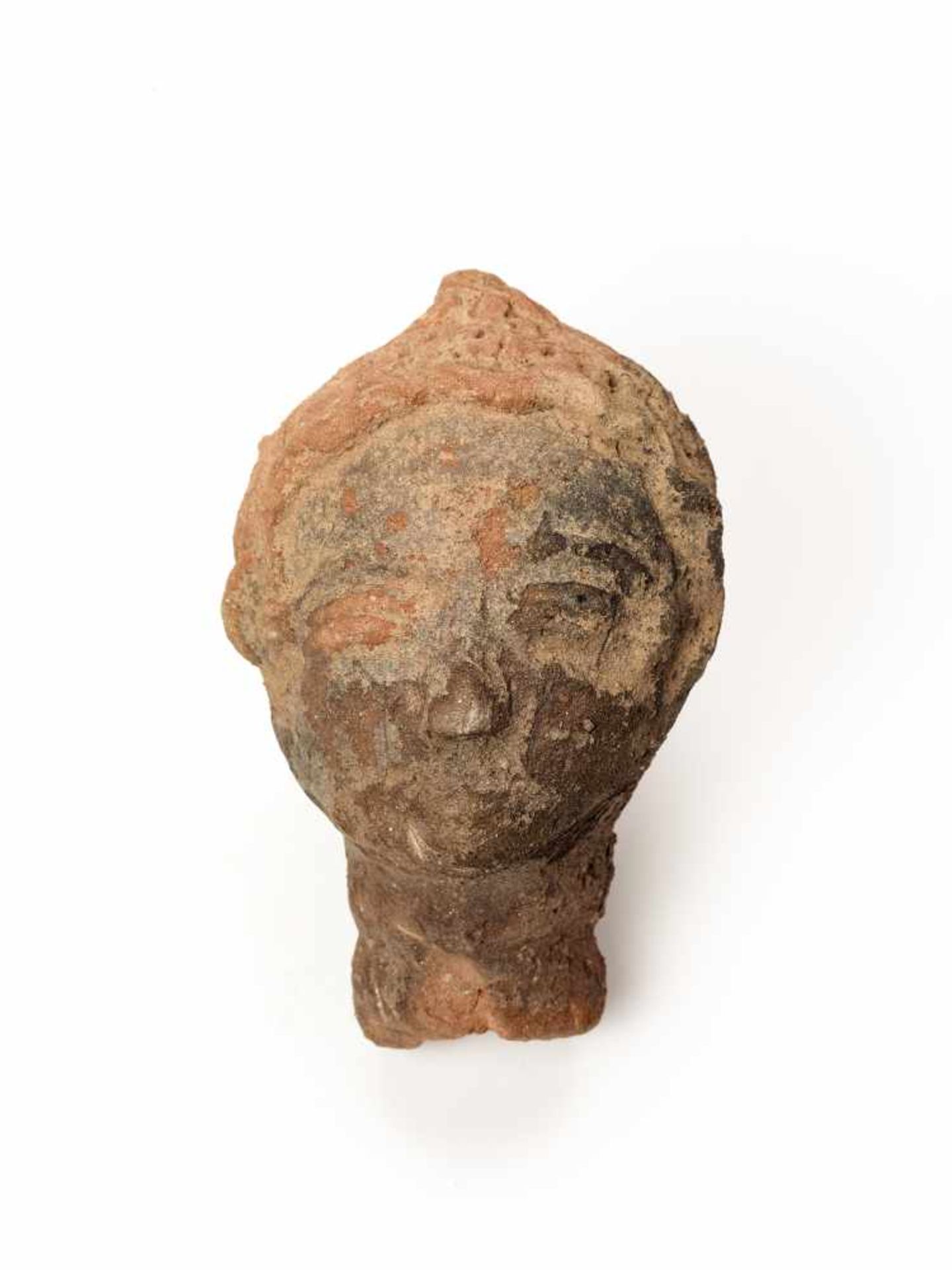 MEMORIAL HEAD – ASHANTI/ AKAN, GHANA, 18th – 19th CENTURYTerracottaAshanti/ Akan, Ghana, 18th – 19th - Image 2 of 4