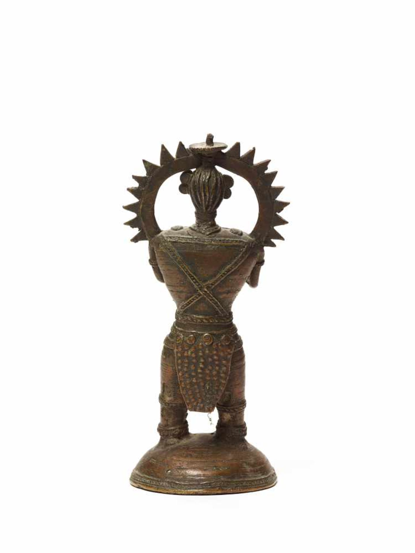 A BASTAR BRONZE OF A FEMALE DEITY WITH BOWL AND JEWEL BronzeIndia, 19th-20th centuryThe female deity - Image 4 of 4