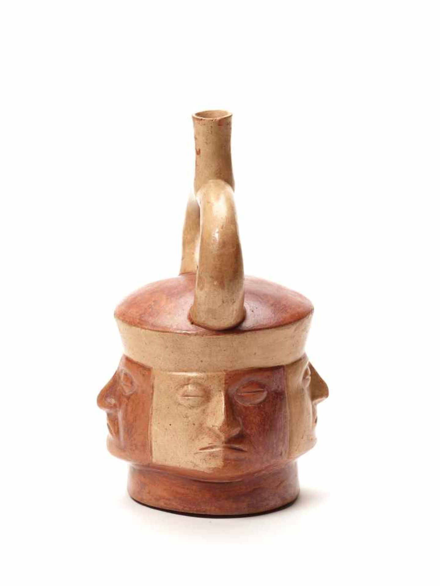 TL-TESTED STIRRUP VESSEL WITH FOUR HEADS – MOCHE CULTURE, PERU, C. 4TH CENTURYPainted fired - Bild 4 aus 4