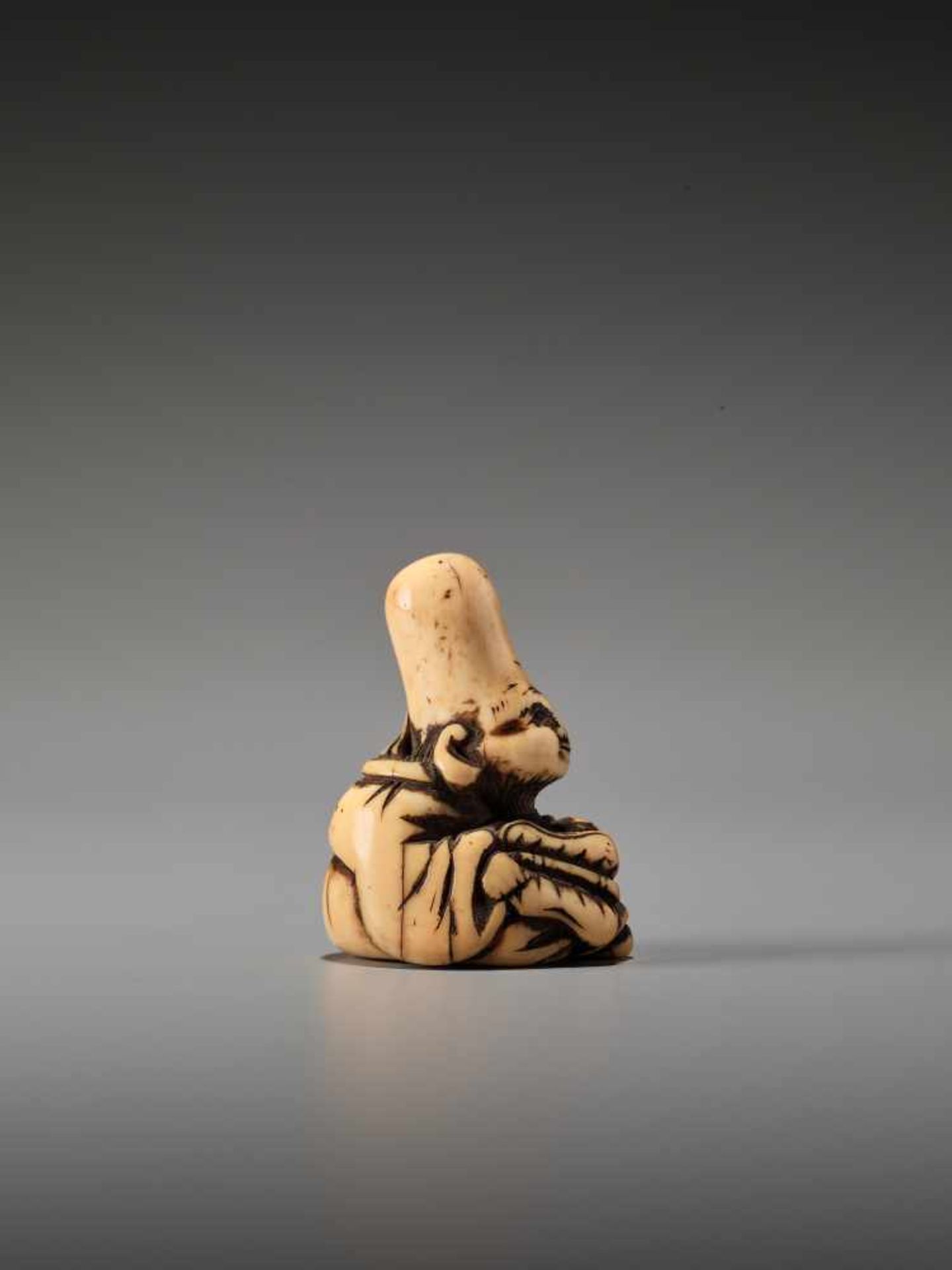 AN IVORY NETSUKE OF FUKUROKUJU SIGNED BY SHIGEMASASigned by Shigemasa, ivory netsukeJapan, 18th - Image 7 of 9