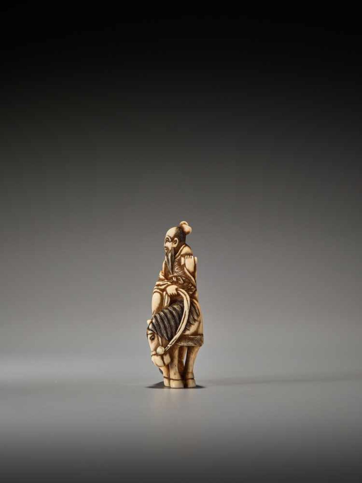 AN IVORY NETSUKE OF A TAOIST IMMORTAL ON HORSEBACK SIGNED MASANAOSigned Masanao, ivory netsukeJapan, - Bild 3 aus 7