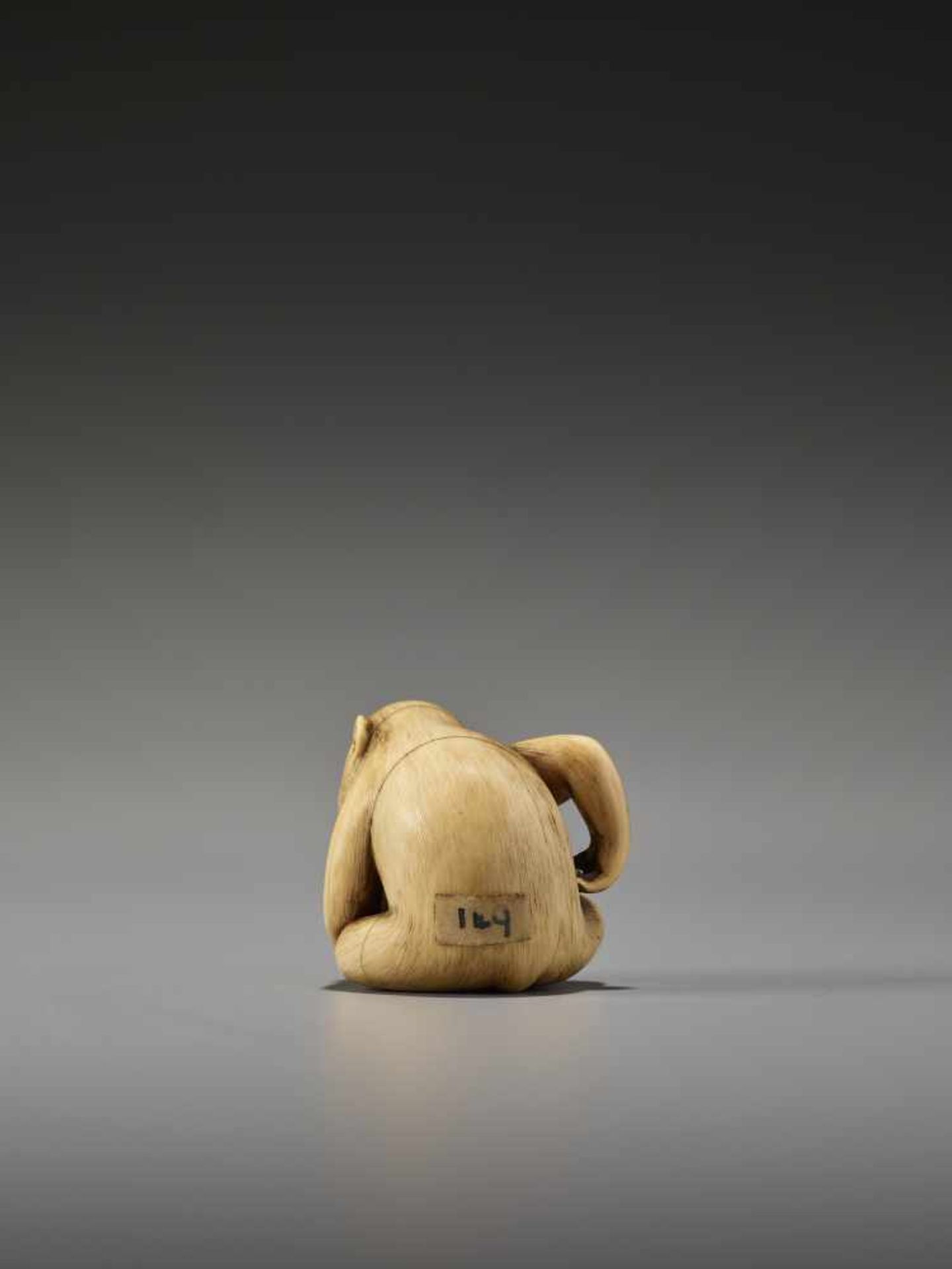 AN EXCELLENT IVORY NETSUKE OF A MONKEY EATING A PEACH BY RANTEIBy Rantei, ivory netsukeJapan, Kyoto, - Image 5 of 13