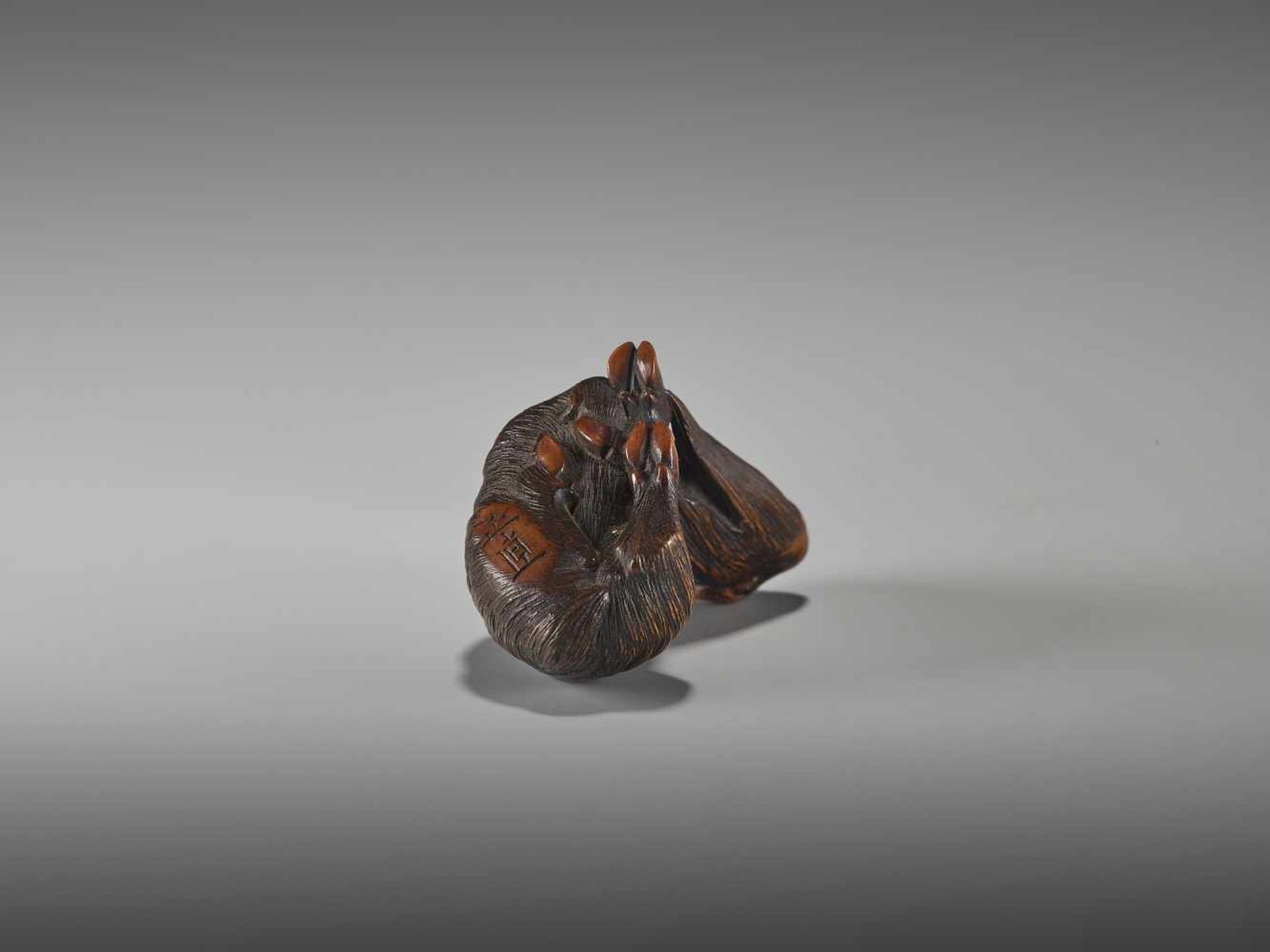 A WOOD NETSUKE OF A GOAT BY MASANAOBy Masanao, wood netsukeJapan, Ise-Yamada, 19th century, Edo - Bild 8 aus 10