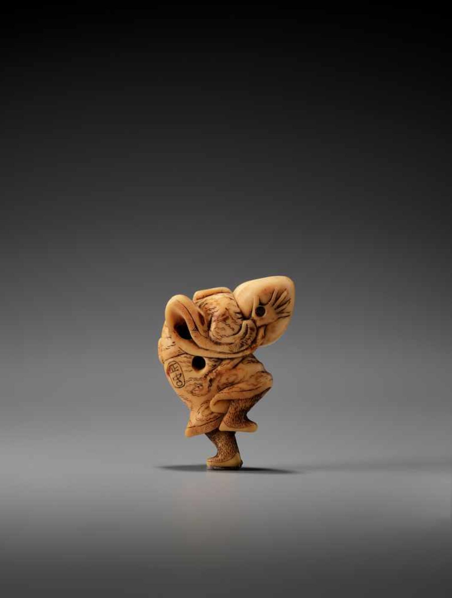 AN IVORY NETSUKE OF THE SENNIN TOBOSAKU BY MASAMORIBy Masamori, ivory netsukeJapan, 19th century, - Bild 2 aus 7