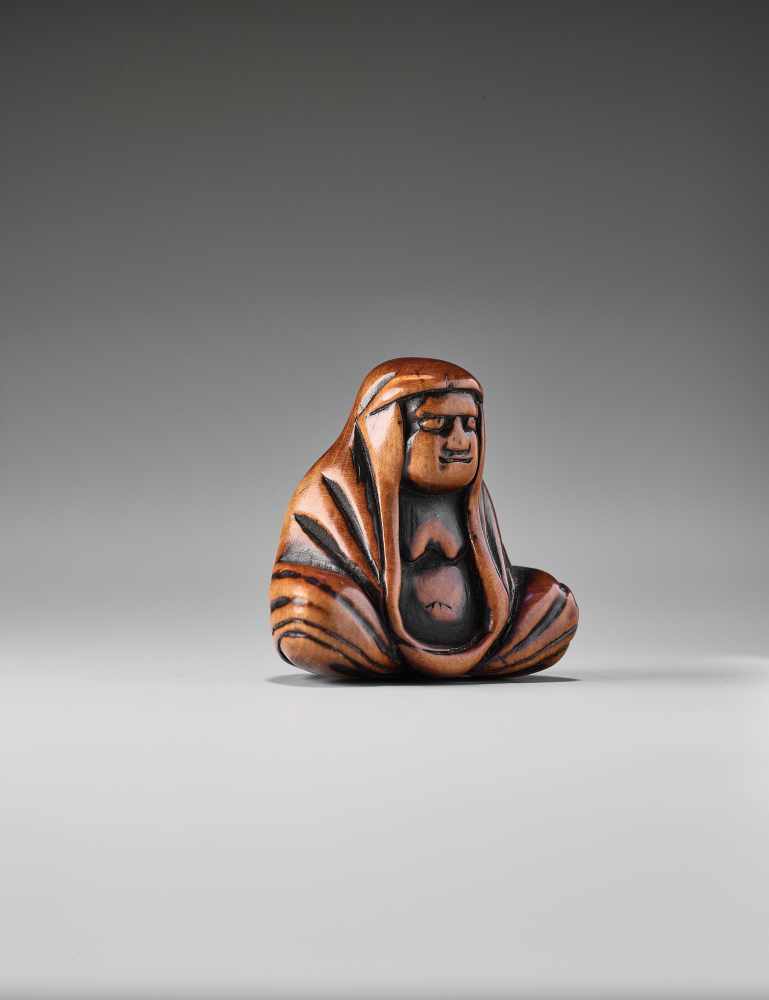 A WOOD NETSUKE OF A MEDITATING DARUMAUnsigned, wood netsukeJapan, 19th century, Edo period (1615- - Image 5 of 6