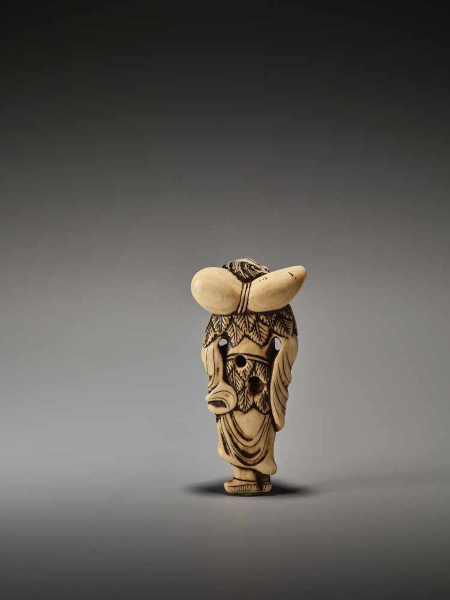 A TALL IVORY NETSUKE OF CHOKARO SENNINUnsigned, ivory netsukeJapan, 18th century, Edo period (1615- - Bild 4 aus 5